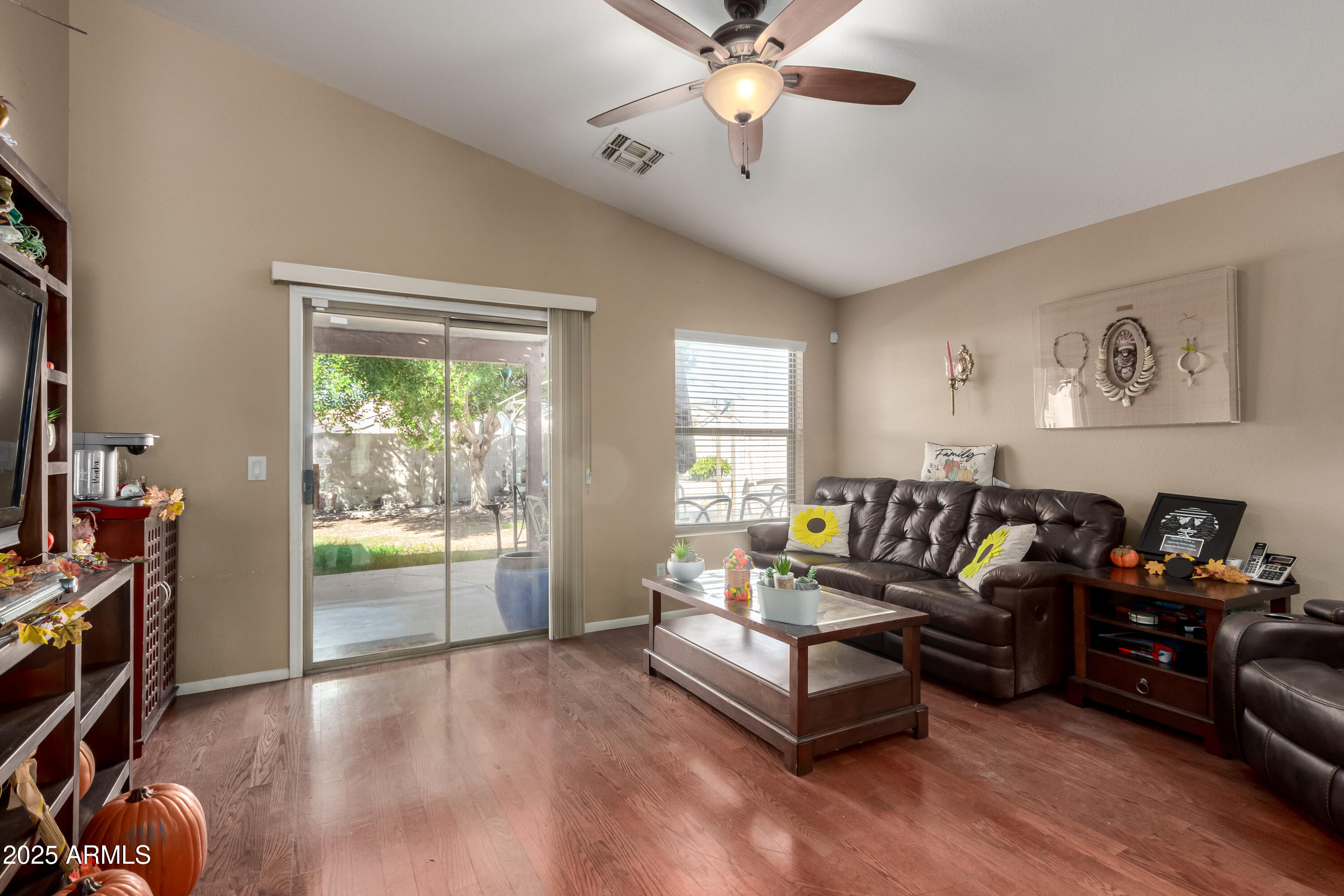 1942 S THUNDERBIRD Drive