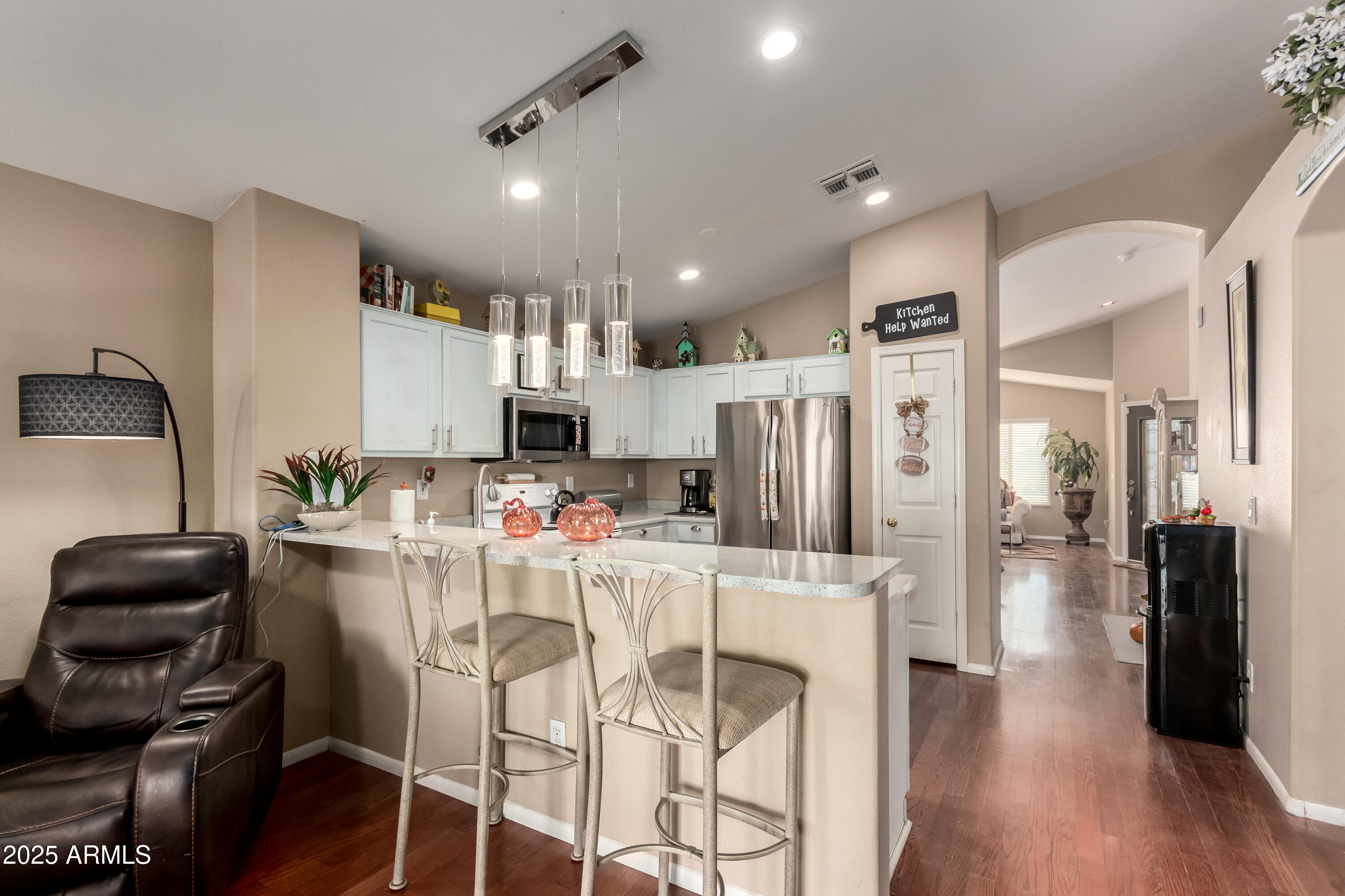 1942 S THUNDERBIRD Drive