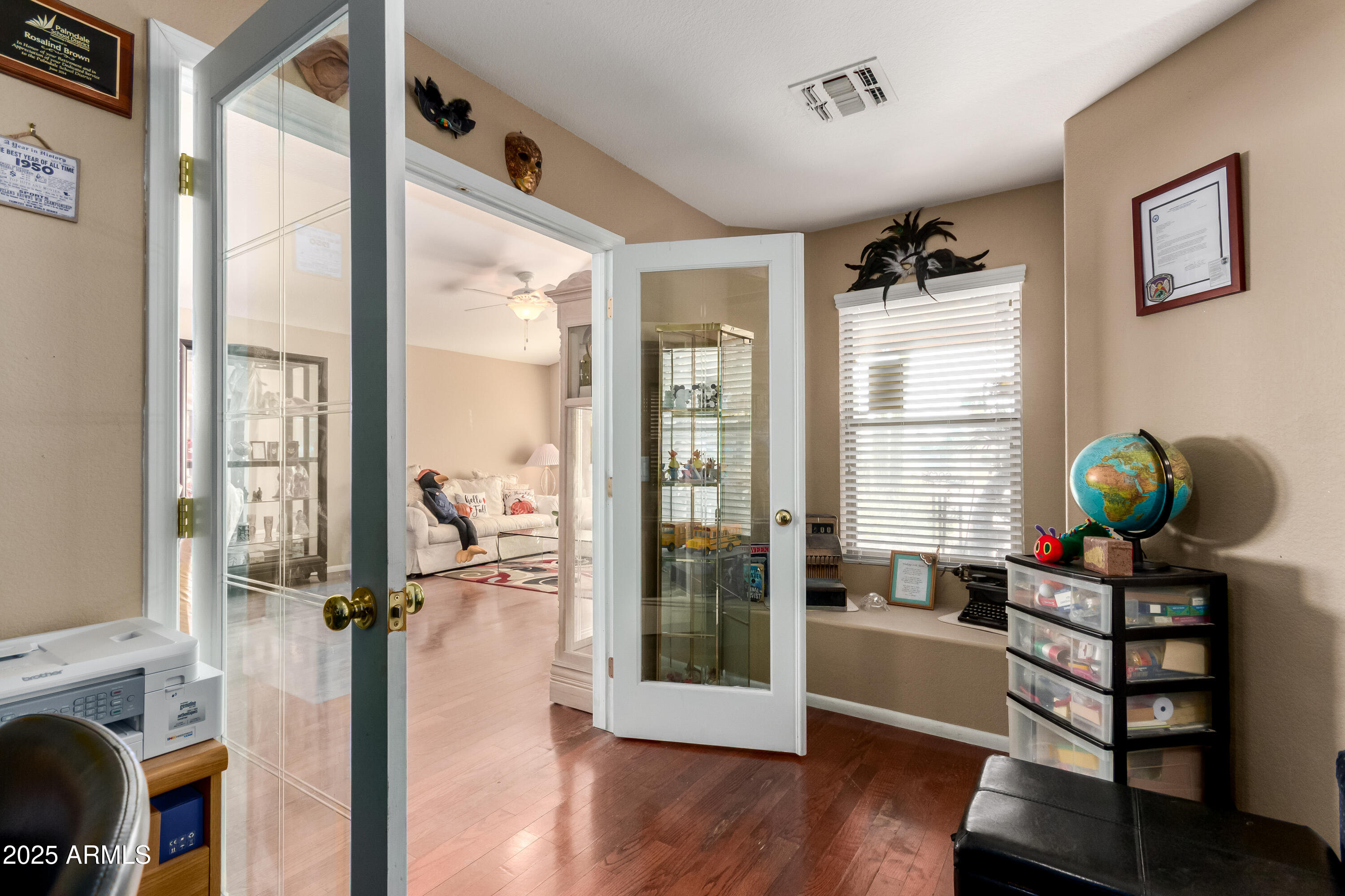 1942 S THUNDERBIRD Drive