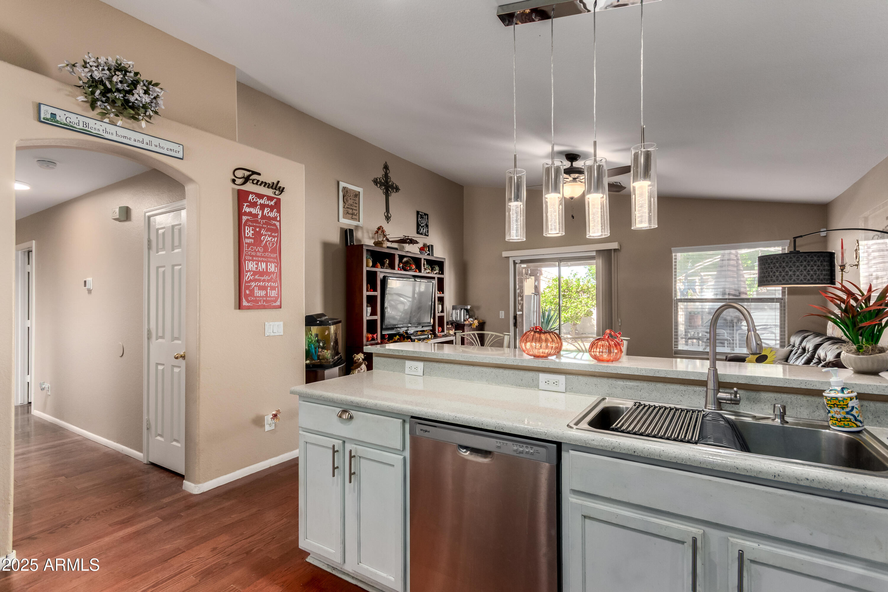 1942 S THUNDERBIRD Drive