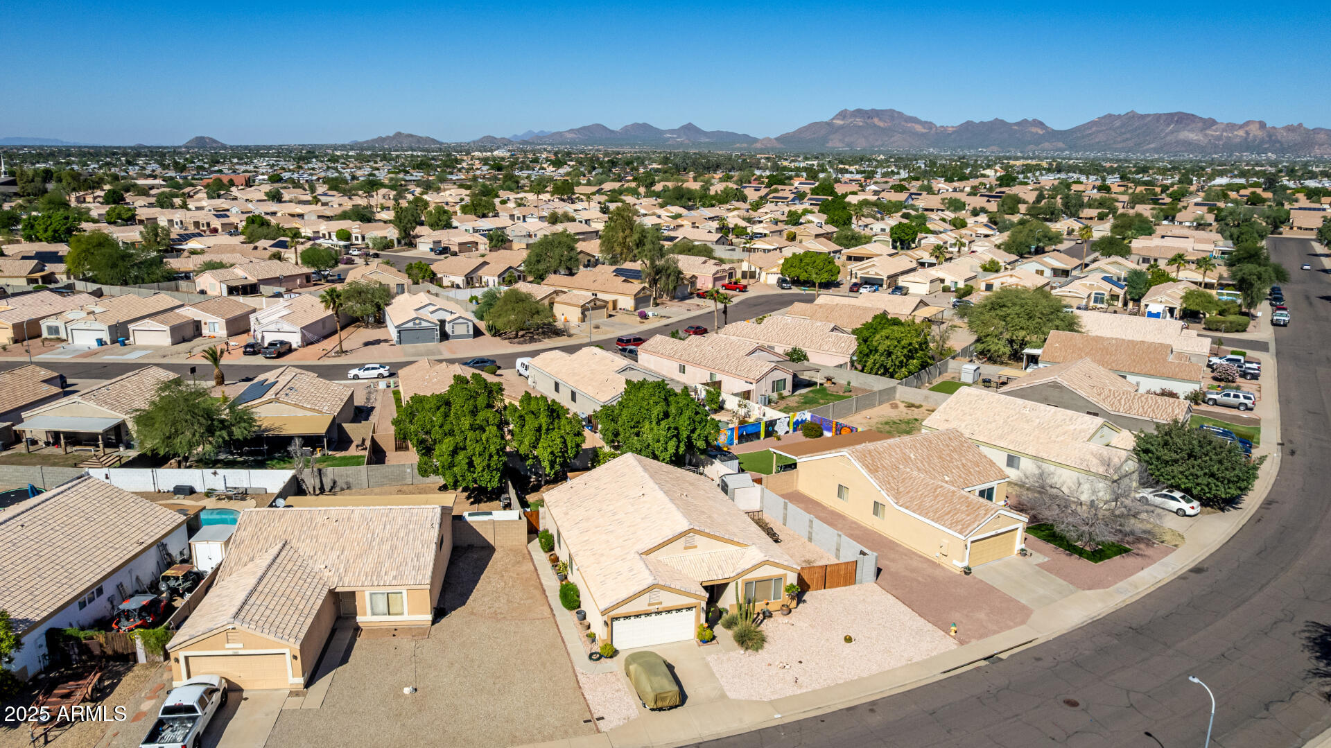 1942 S THUNDERBIRD Drive