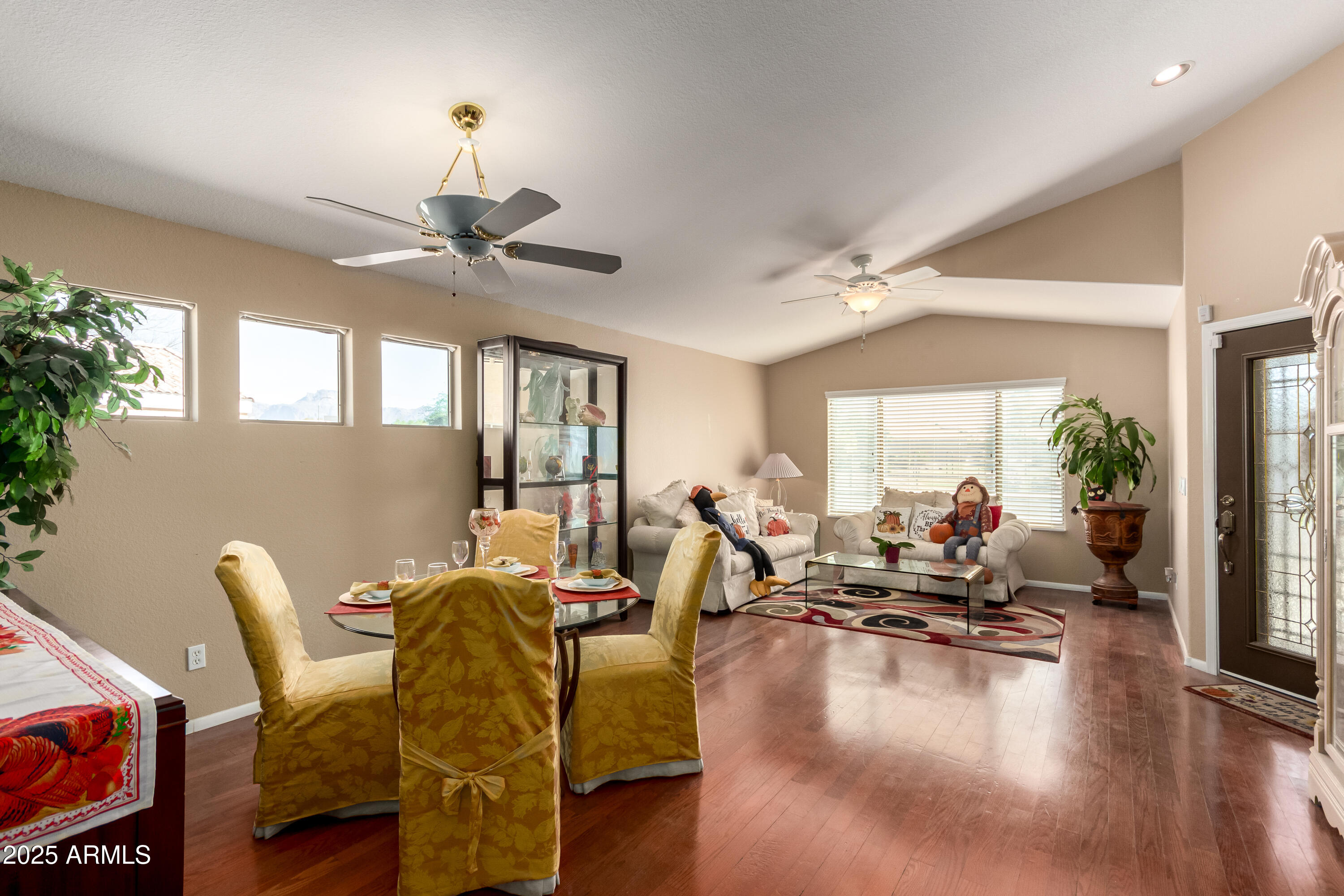 1942 S THUNDERBIRD Drive