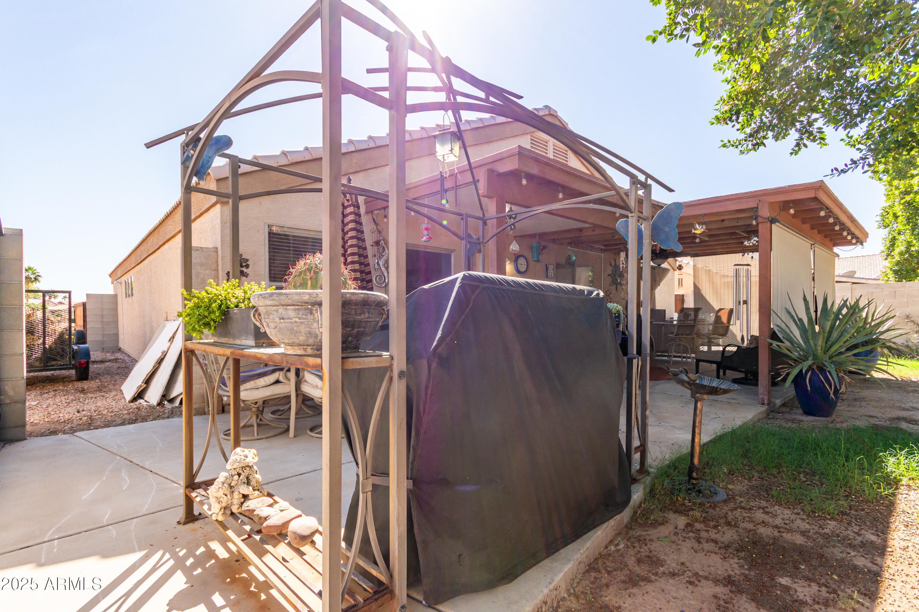 1942 S THUNDERBIRD Drive