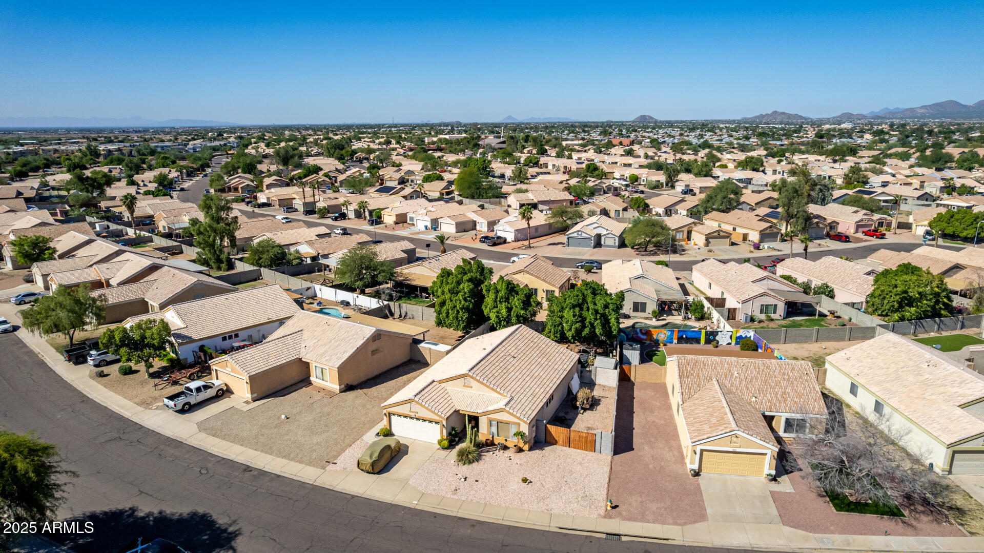 1942 S THUNDERBIRD Drive