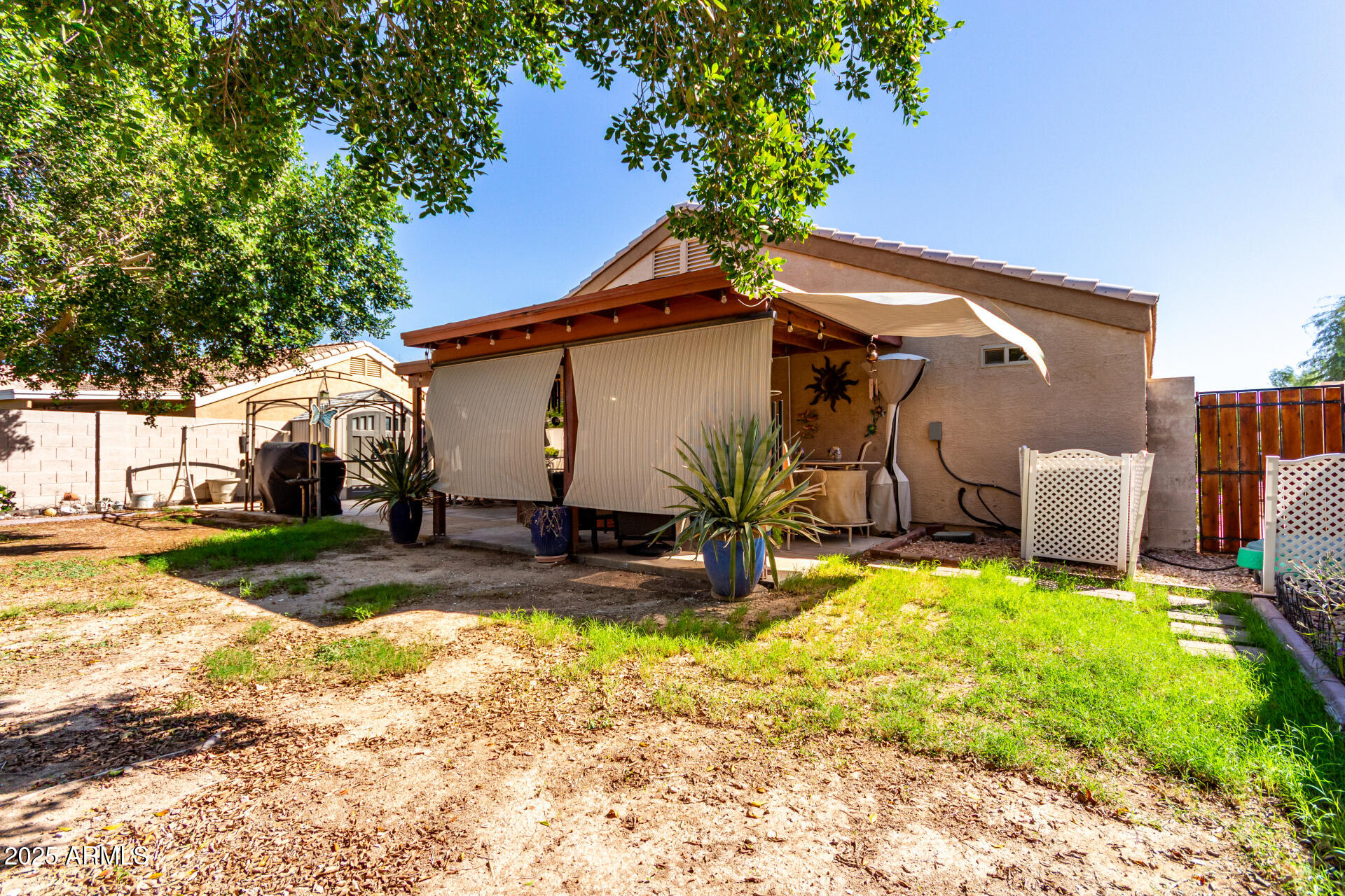 1942 S THUNDERBIRD Drive