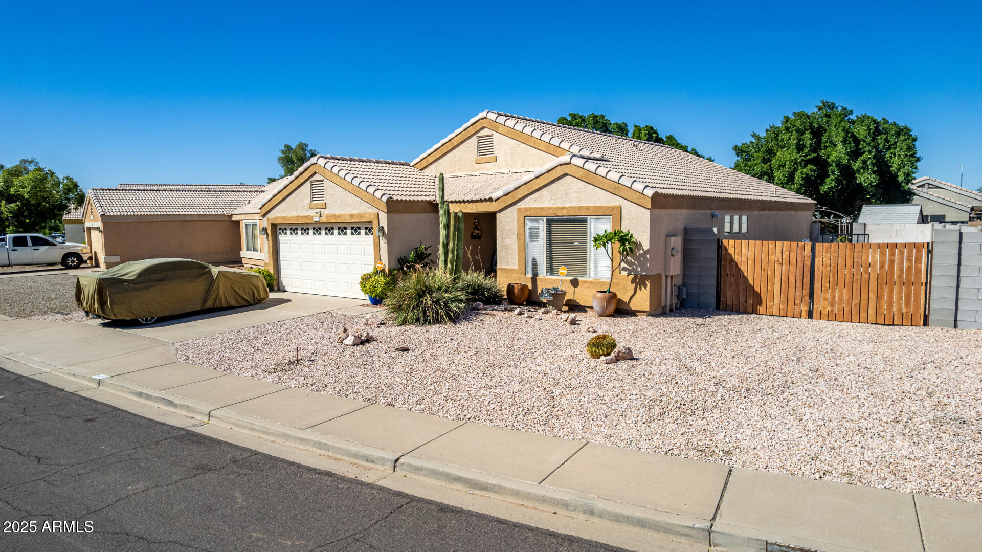 1942 S THUNDERBIRD Drive