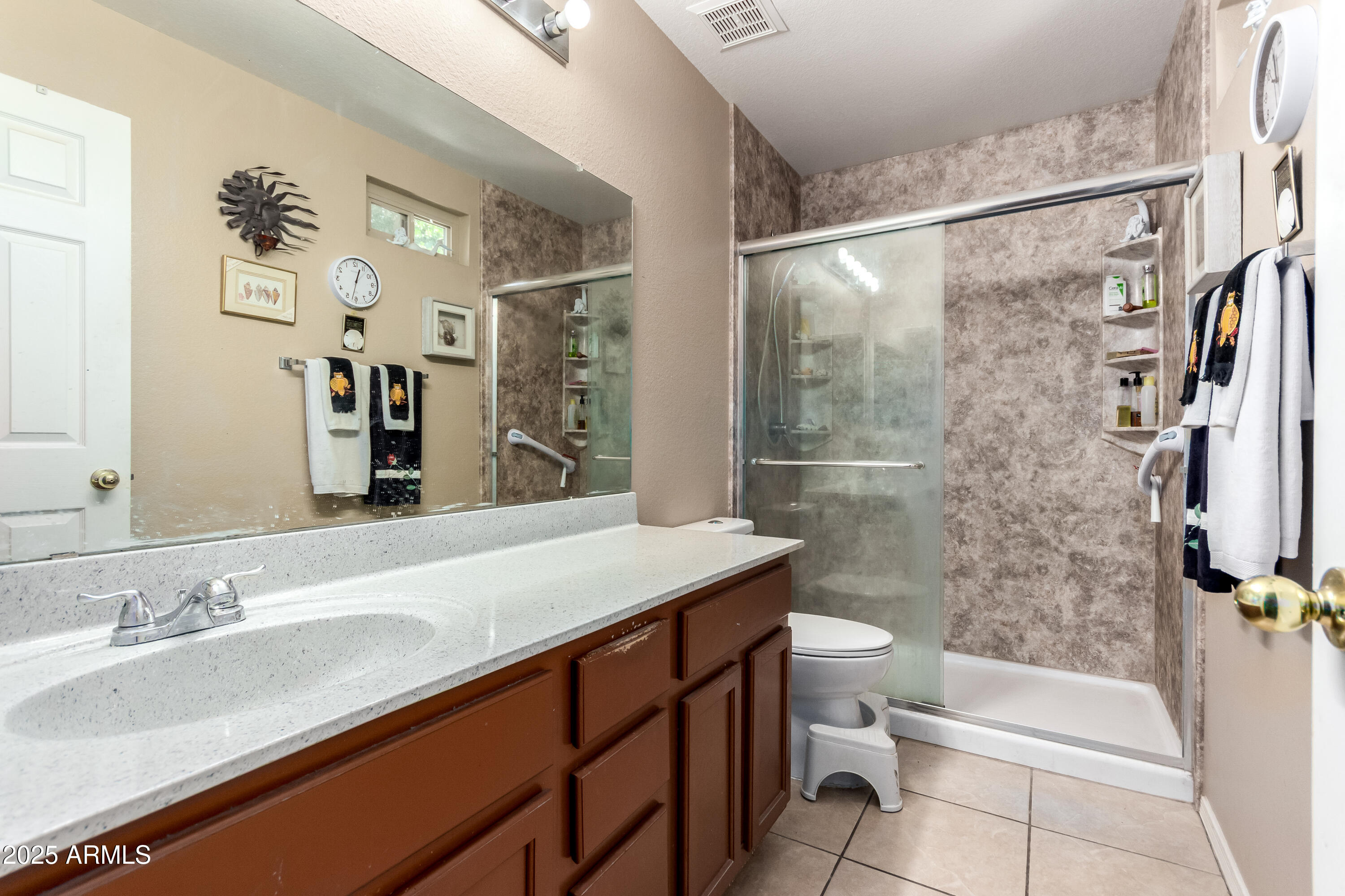 1942 S THUNDERBIRD Drive