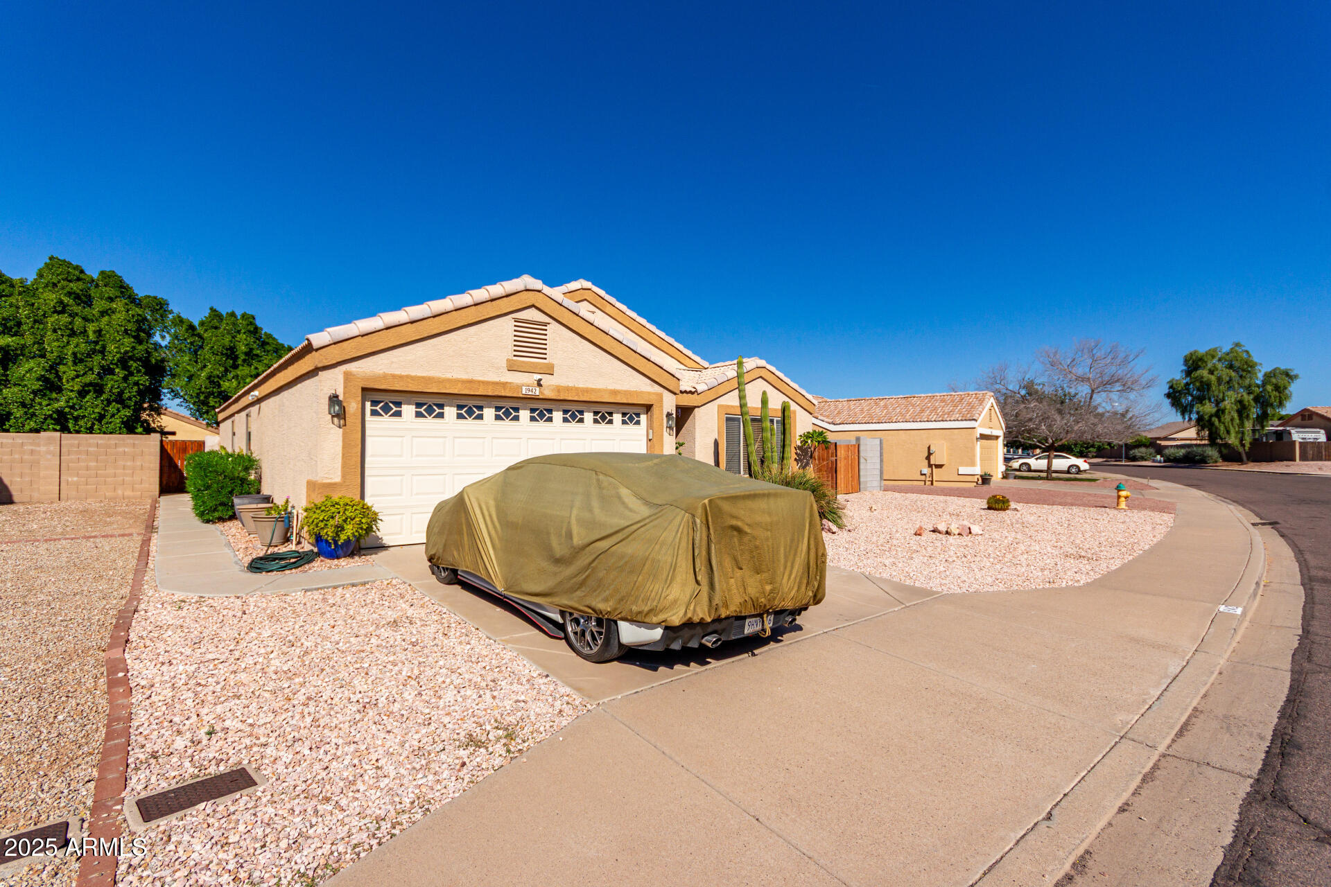 1942 S THUNDERBIRD Drive