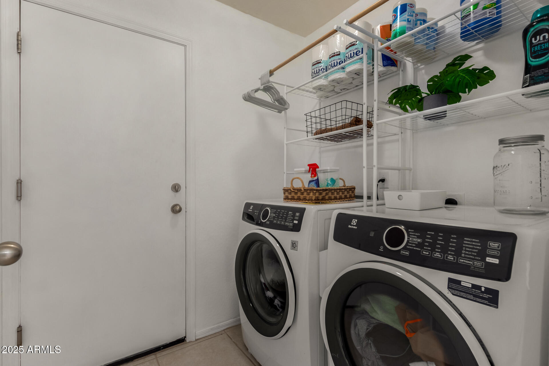 28034 N CRYSTAL Lane