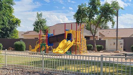 28034 N CRYSTAL Lane