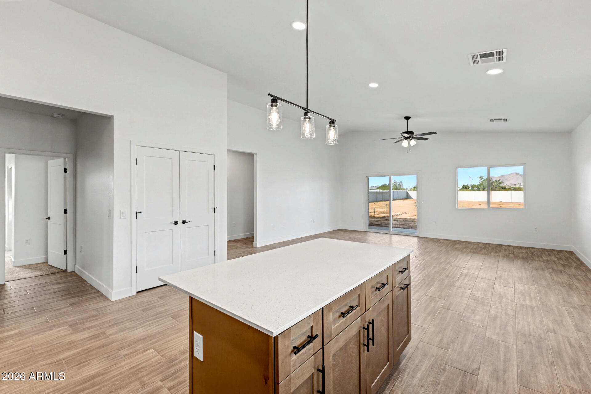 9806 W APPALOOSA Trail