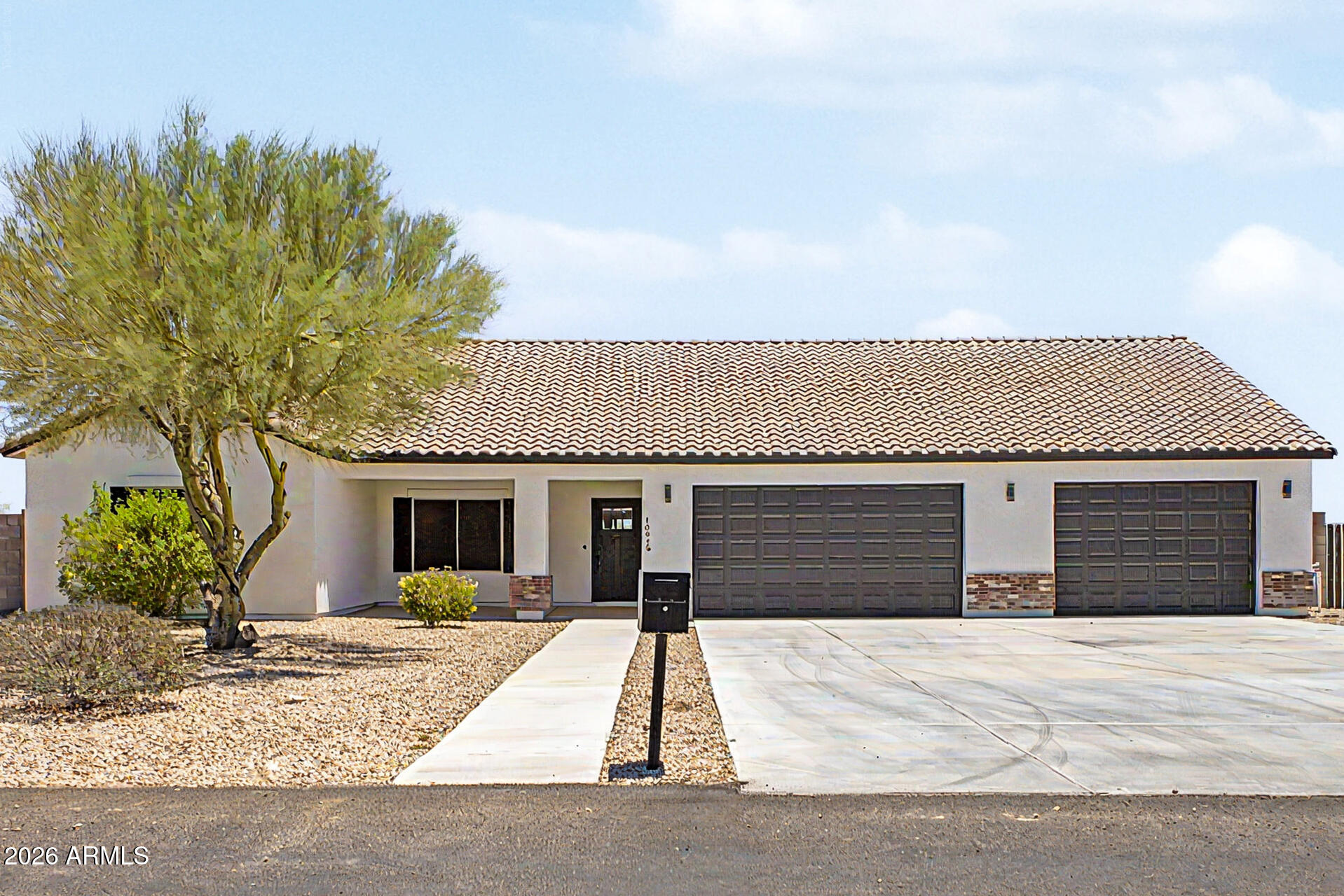 10845 N GERONIMO Drive