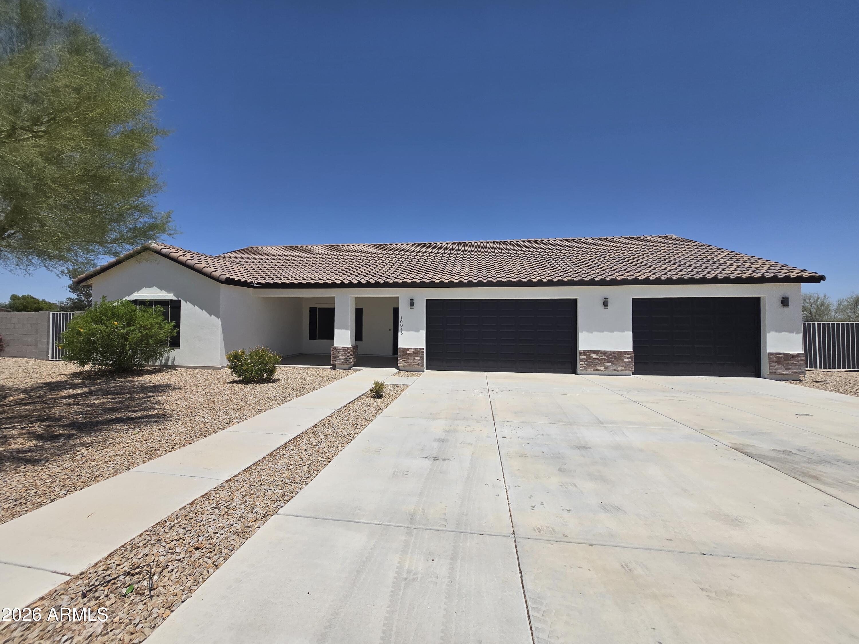 10845 N GERONIMO Drive