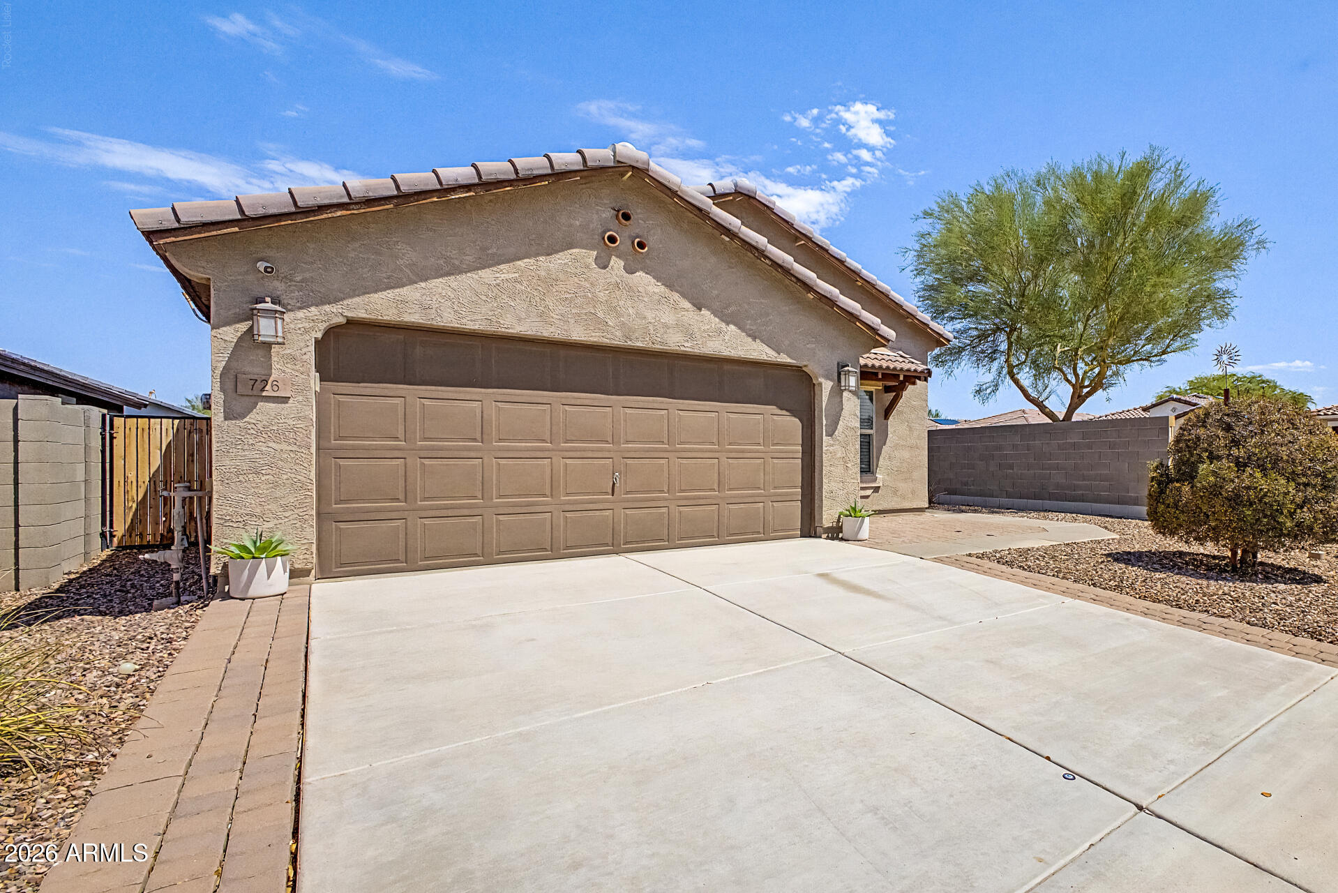 726 W JARDIN Drive