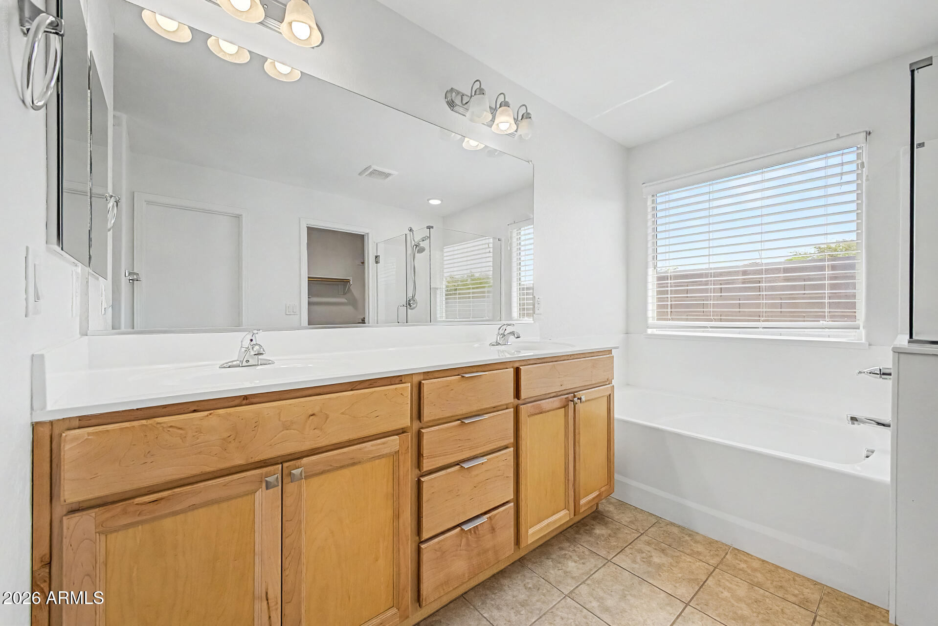 726 W JARDIN Drive