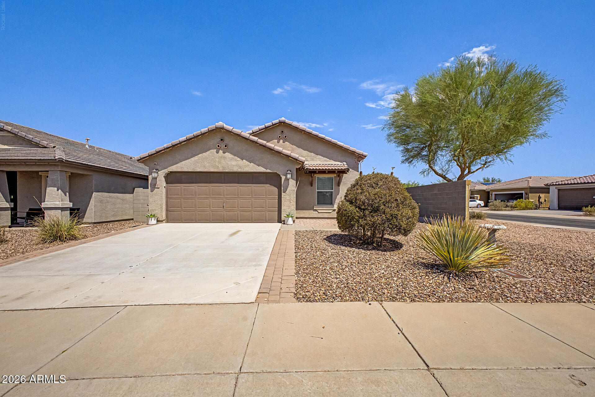 726 W JARDIN Drive