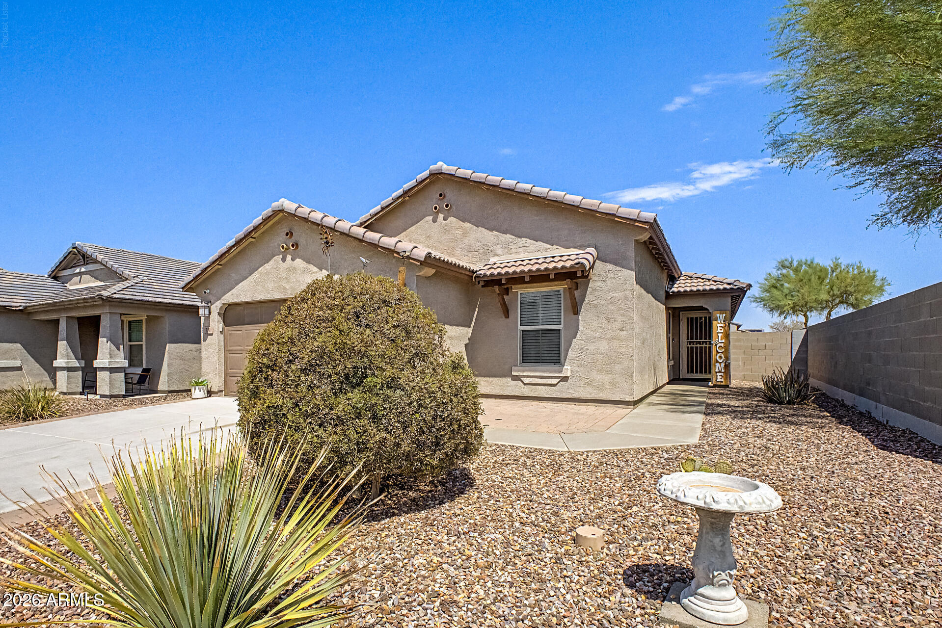 726 W JARDIN Drive