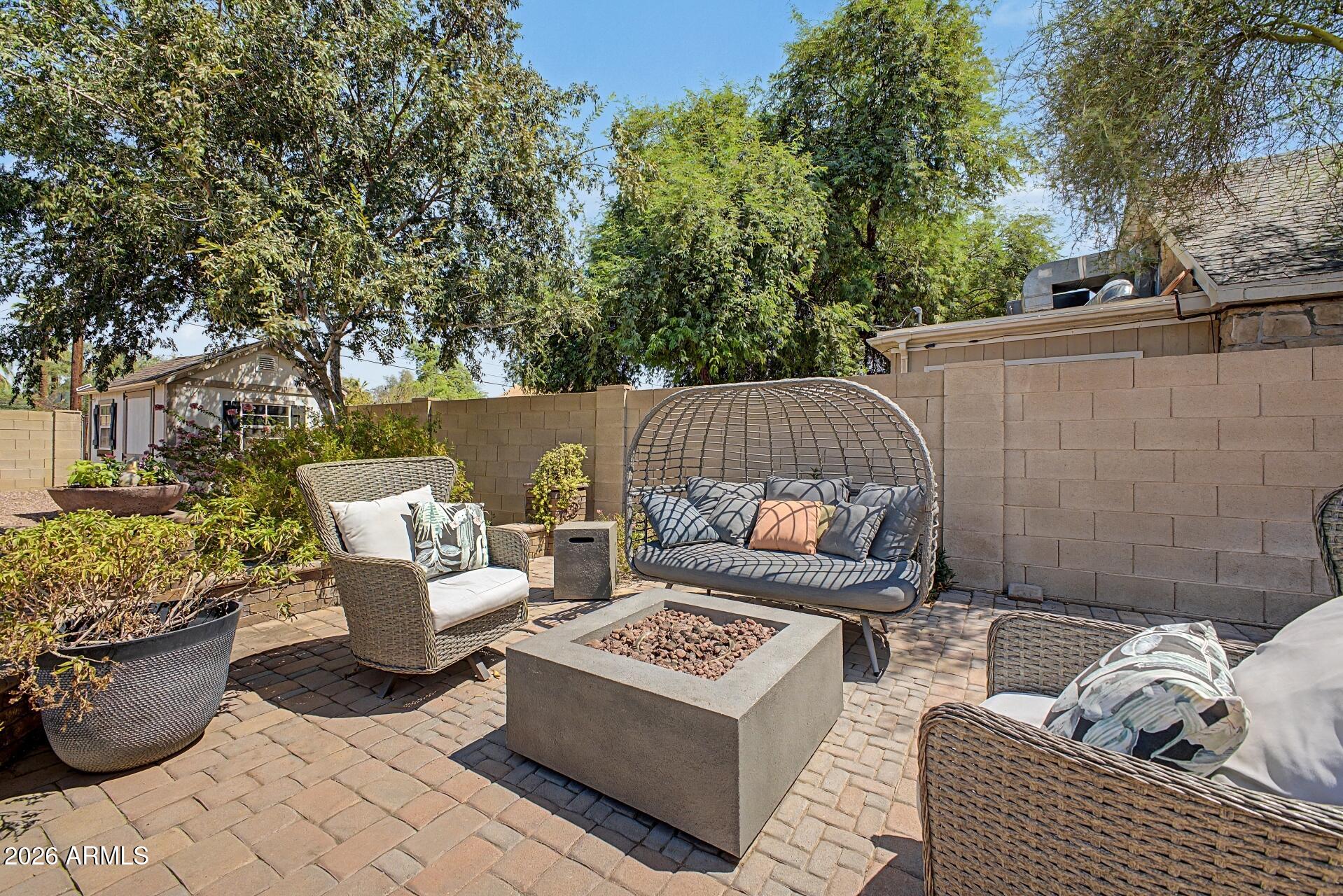 1530 W CULVER Street