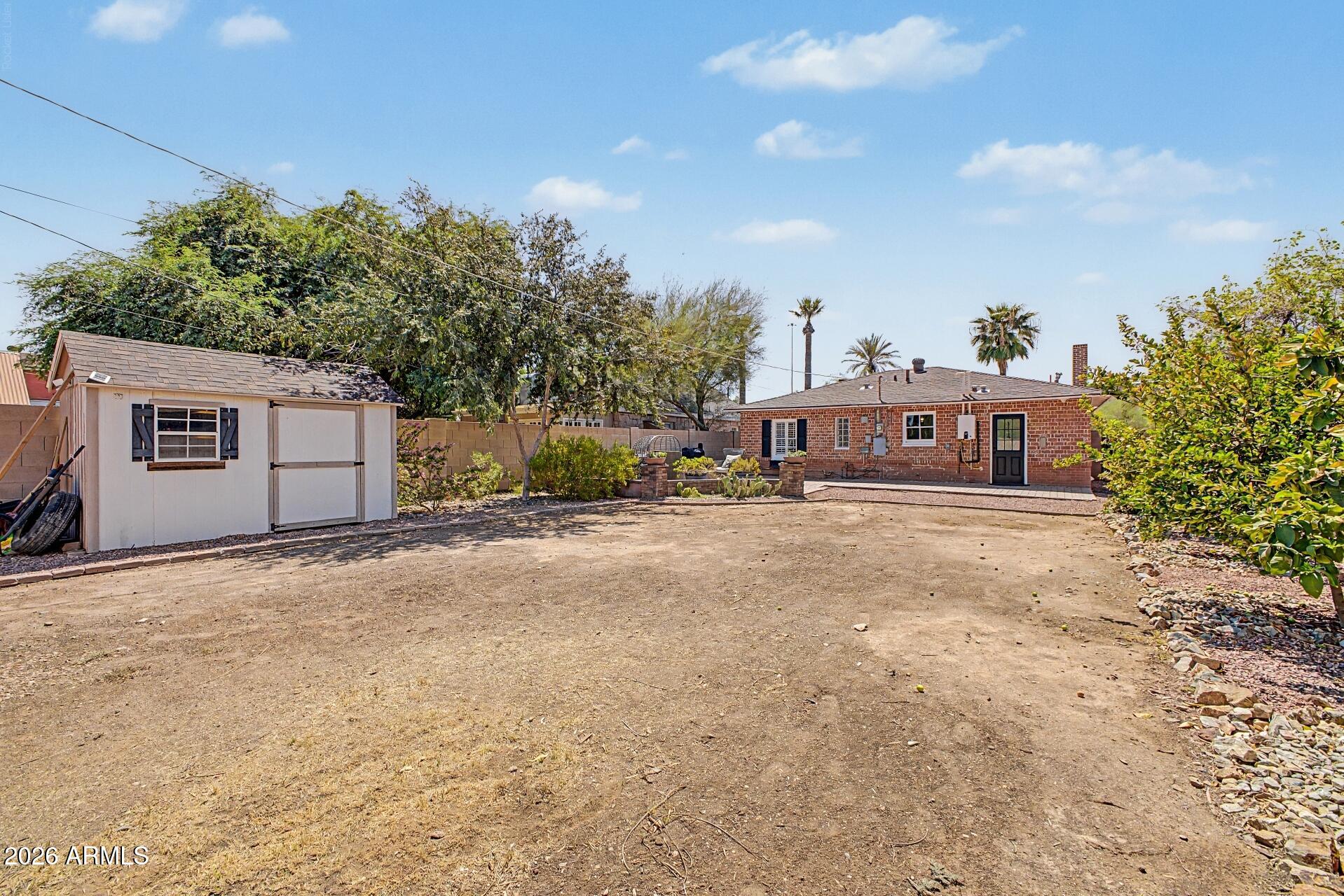 1530 W CULVER Street