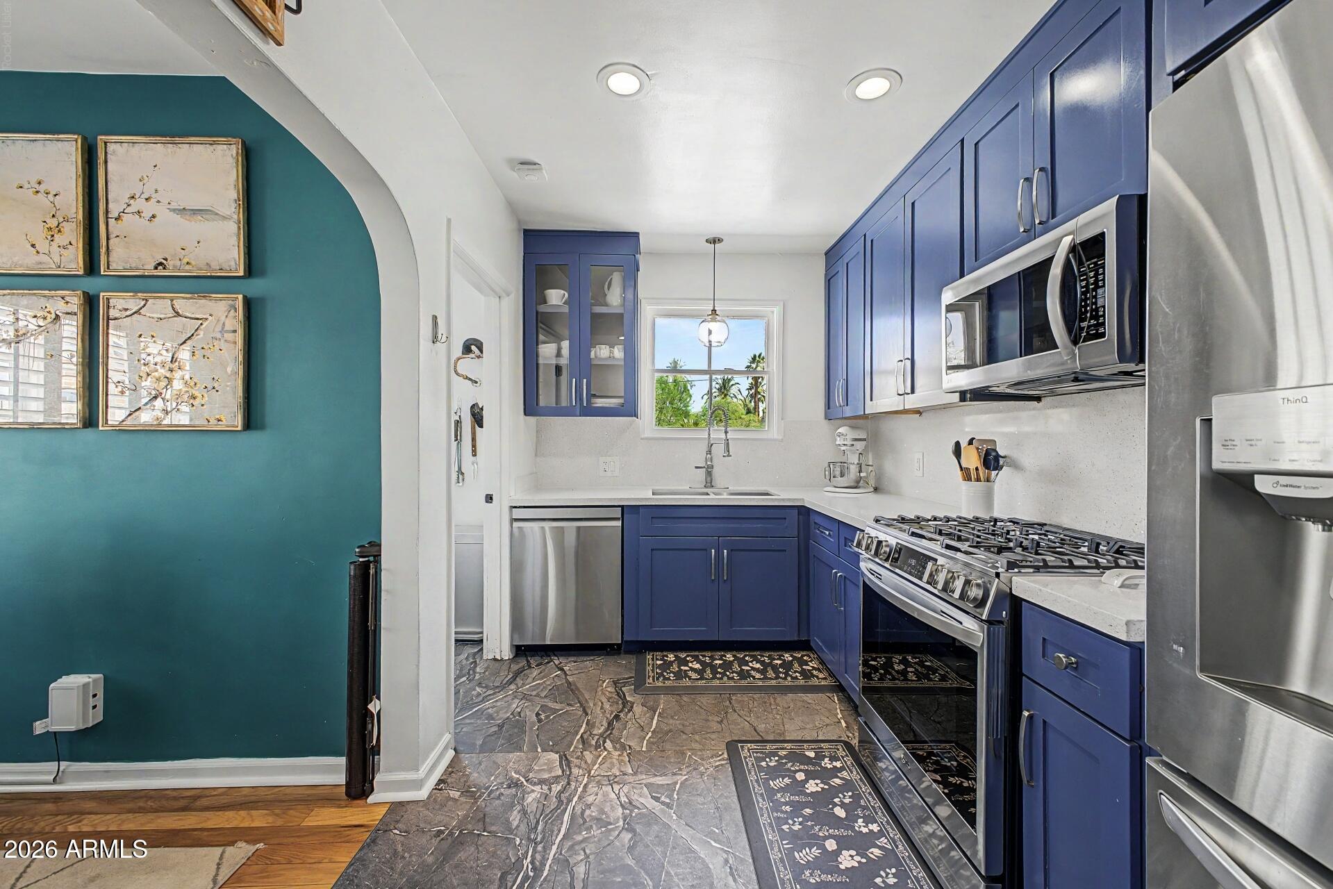 1530 W CULVER Street