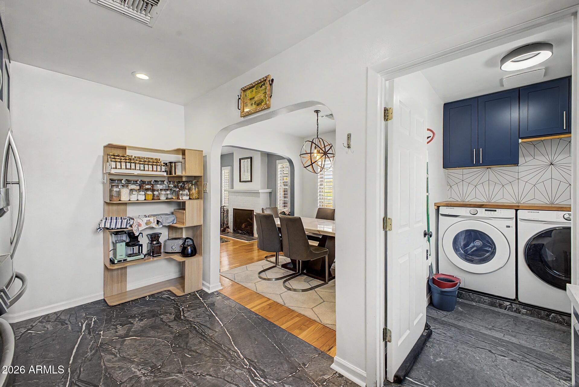 1530 W CULVER Street