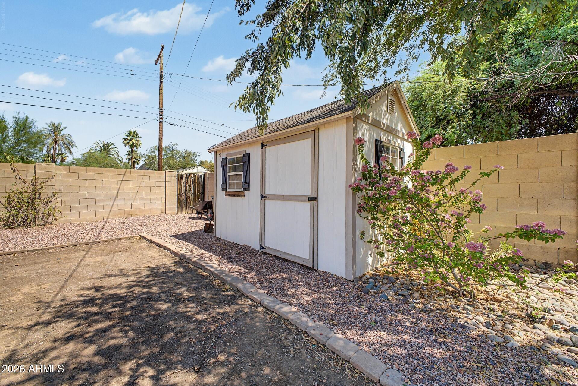 1530 W CULVER Street
