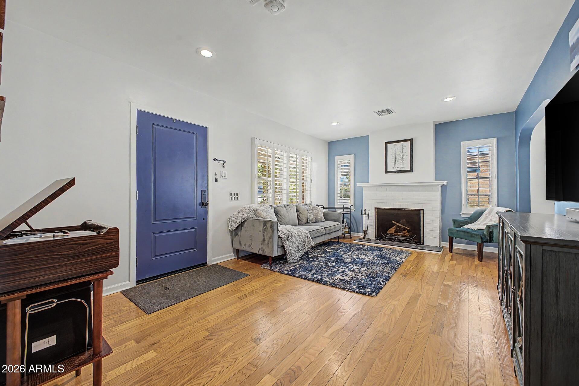 1530 W CULVER Street