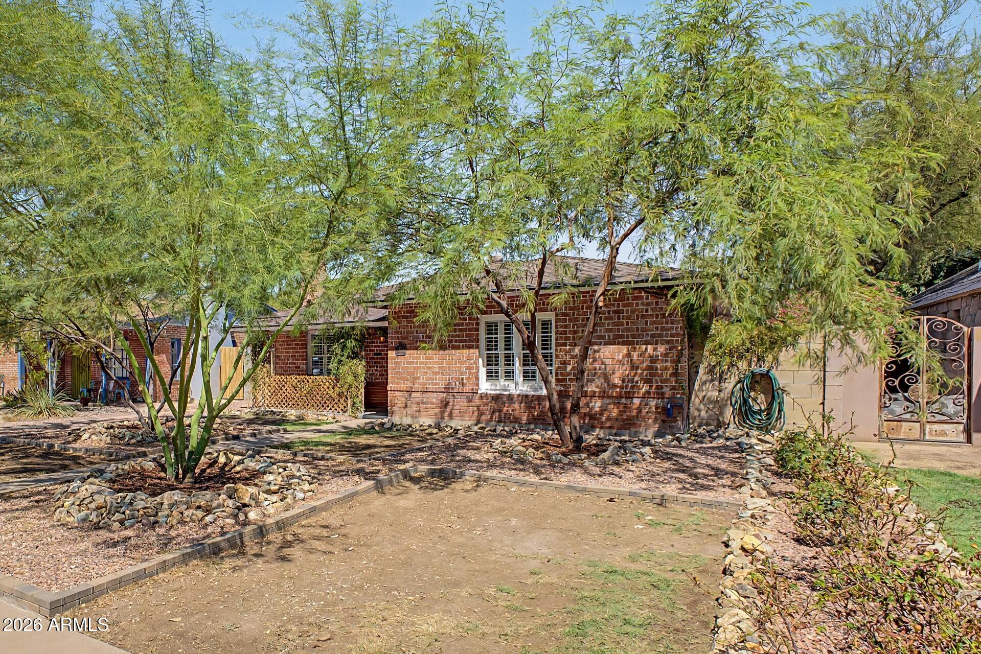 1530 W CULVER Street