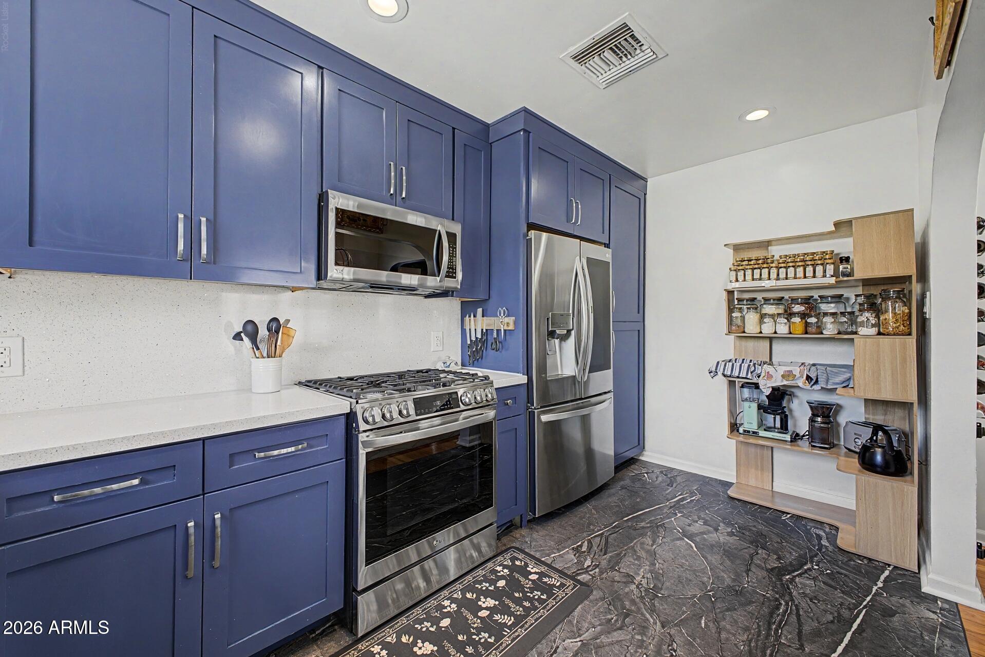 1530 W CULVER Street