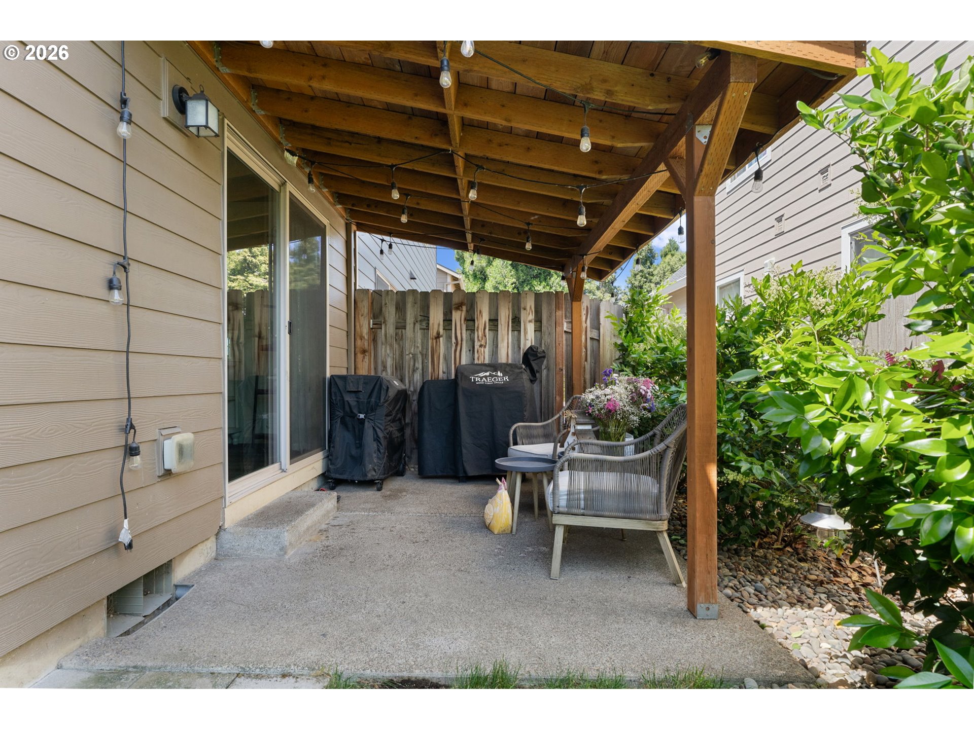 735 GARDEN CT