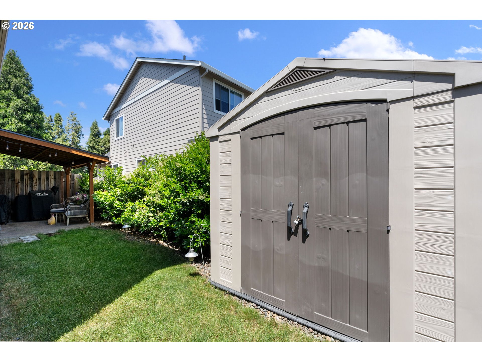 735 GARDEN CT