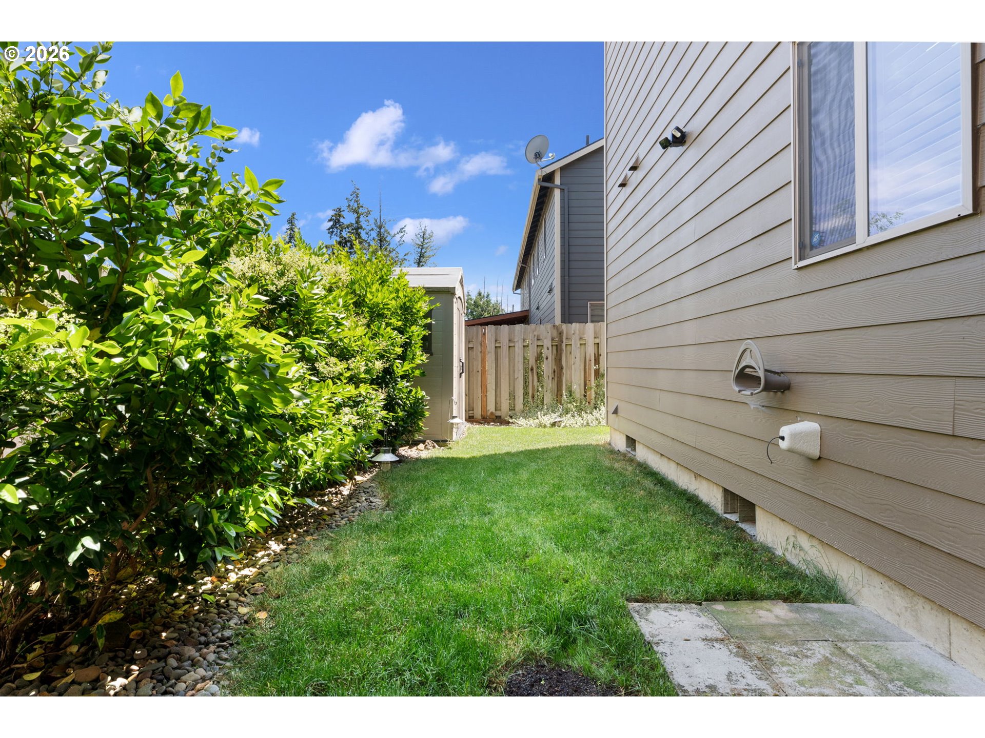 735 GARDEN CT