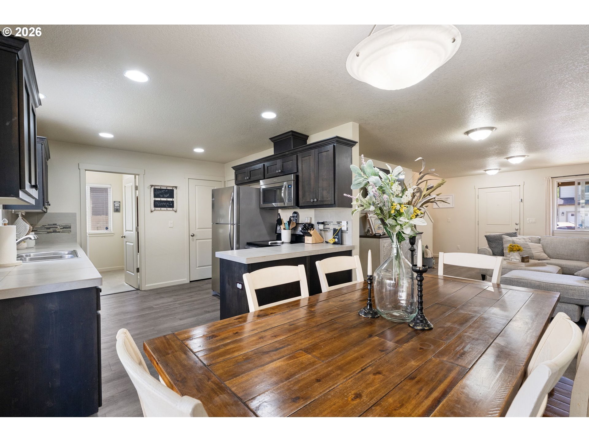 735 GARDEN CT