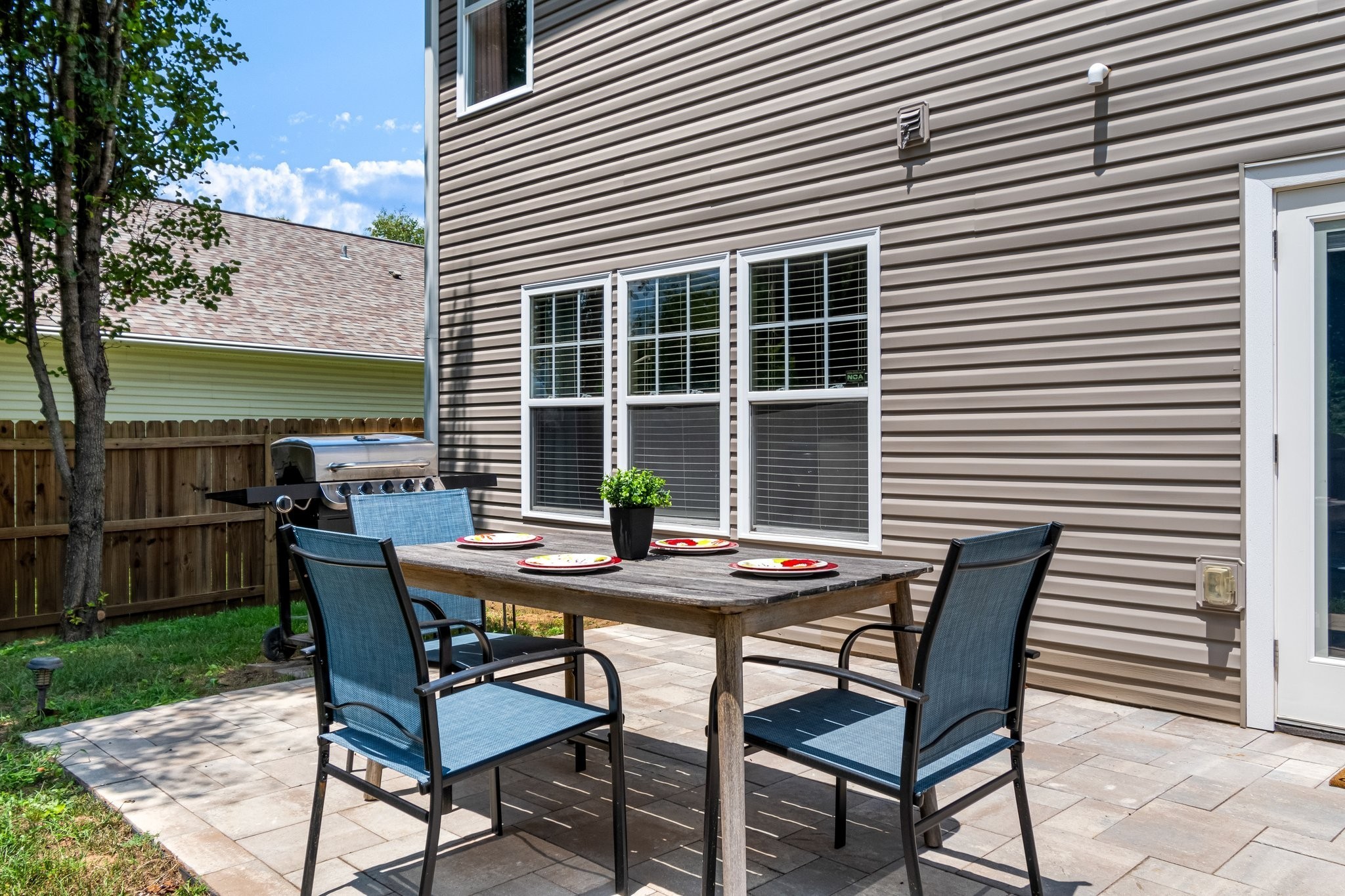3148 Hidden Creek Dr