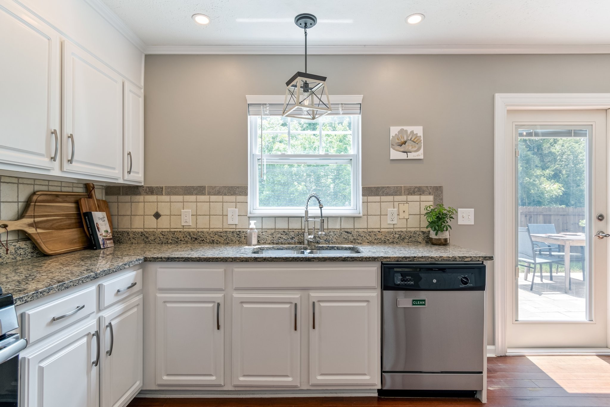 3148 Hidden Creek Dr