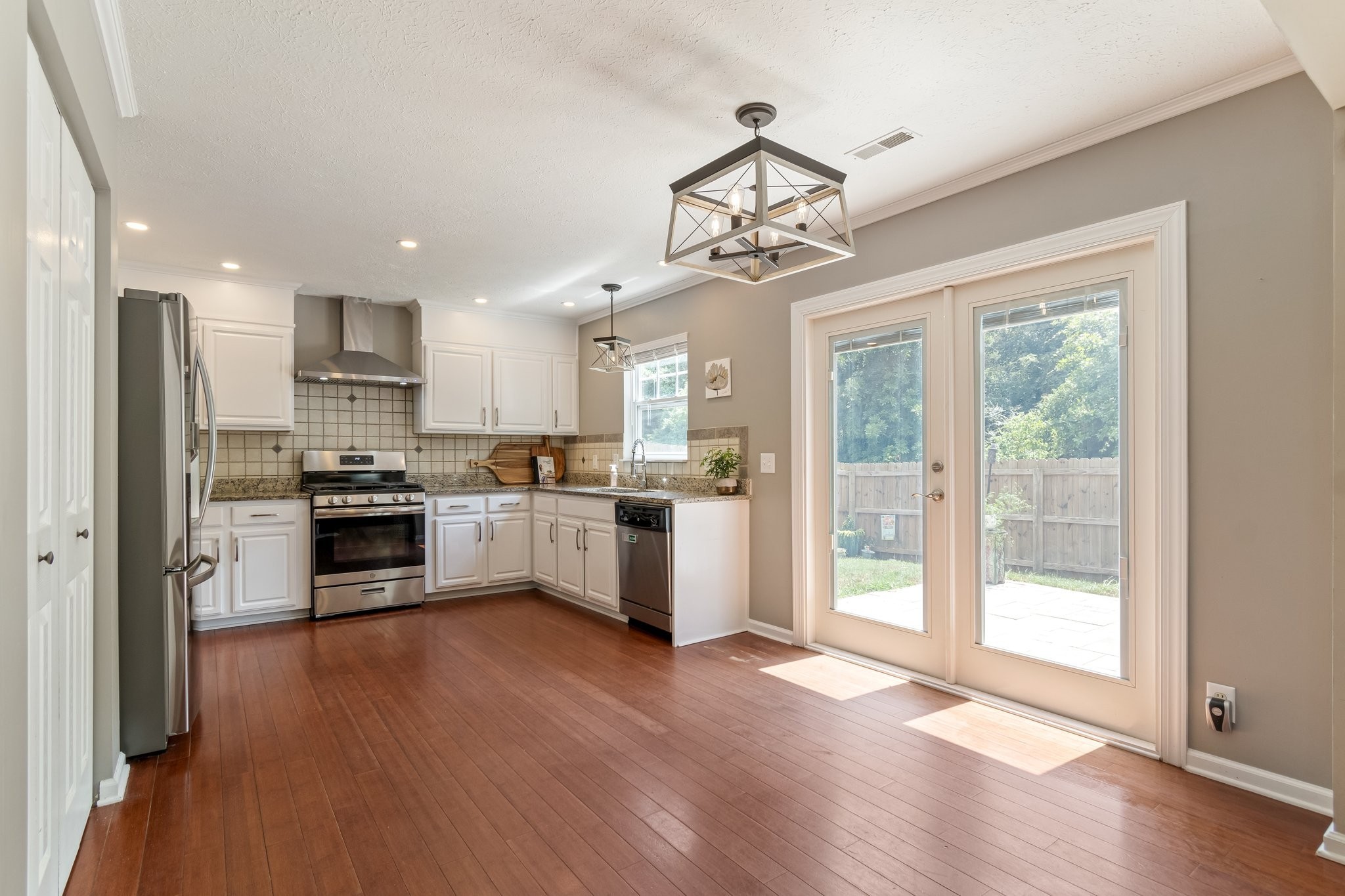 3148 Hidden Creek Dr