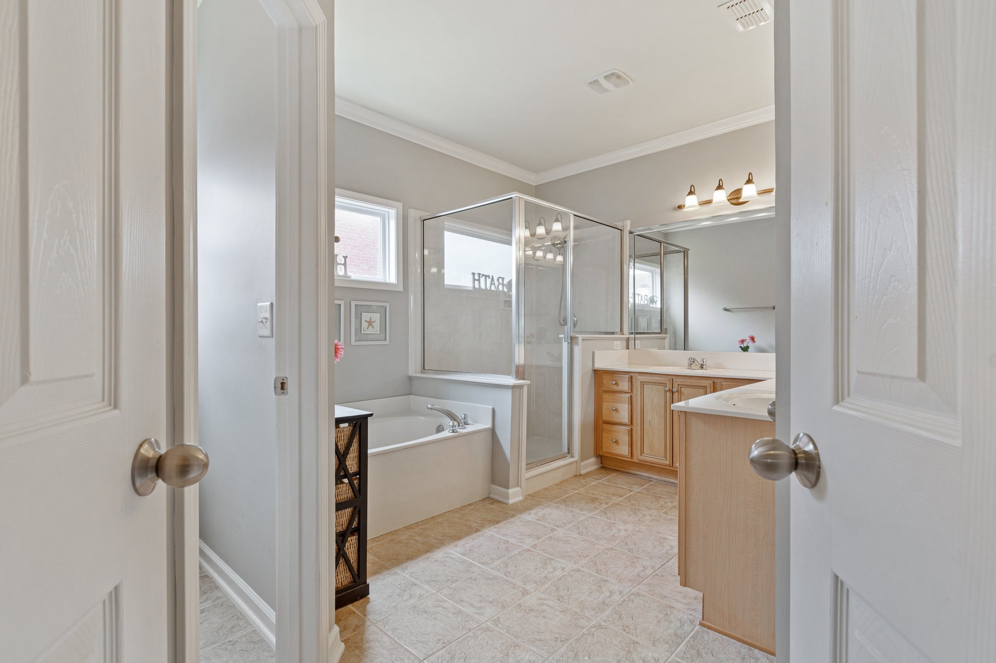 1072 Nealcrest Cir