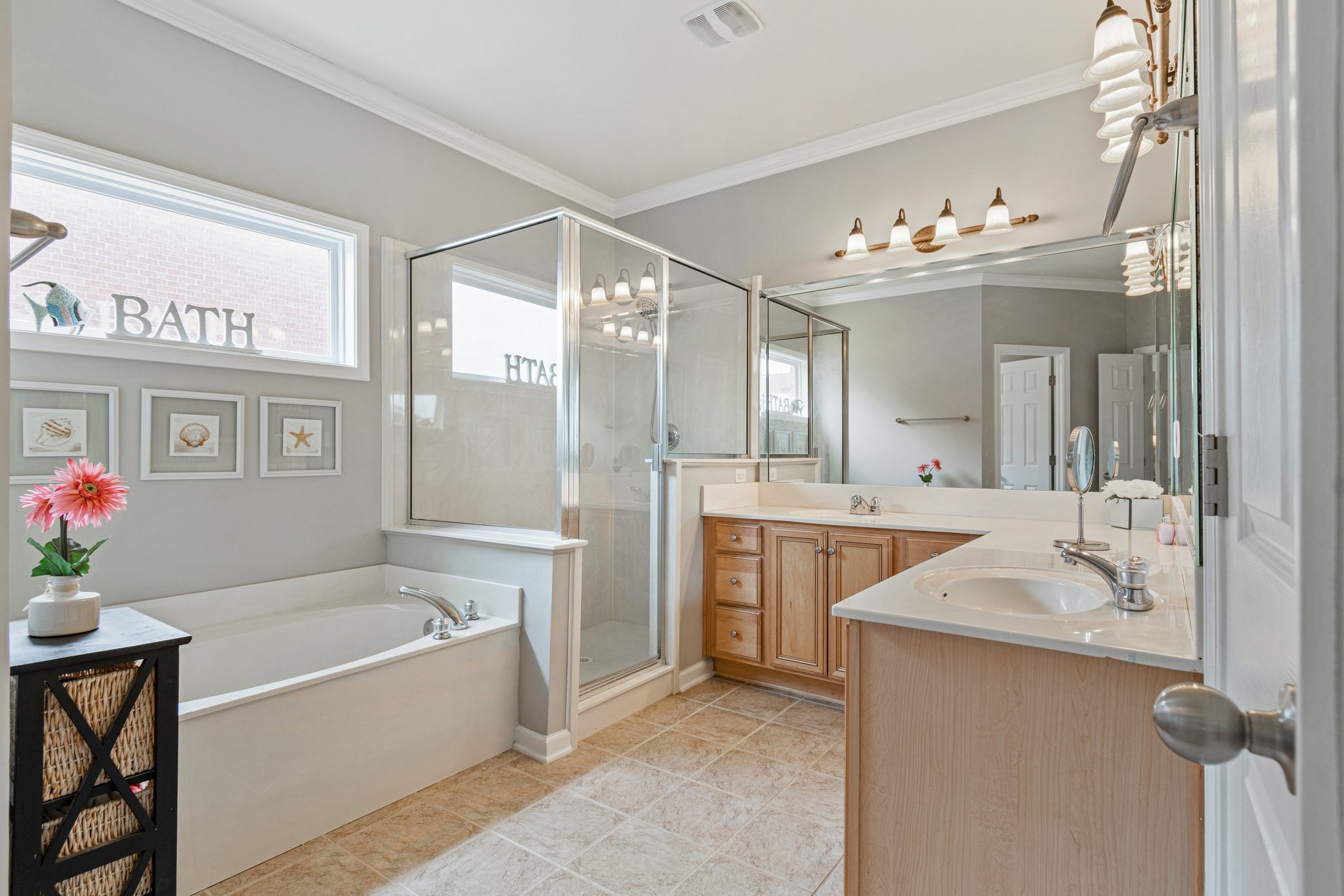 1072 Nealcrest Cir