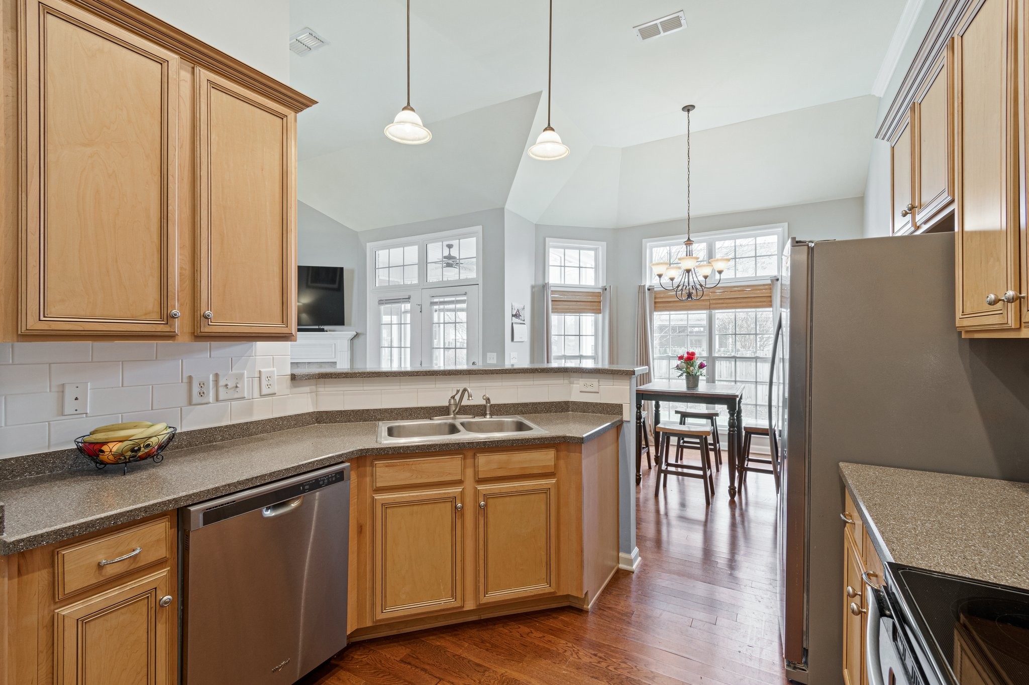 1072 Nealcrest Cir