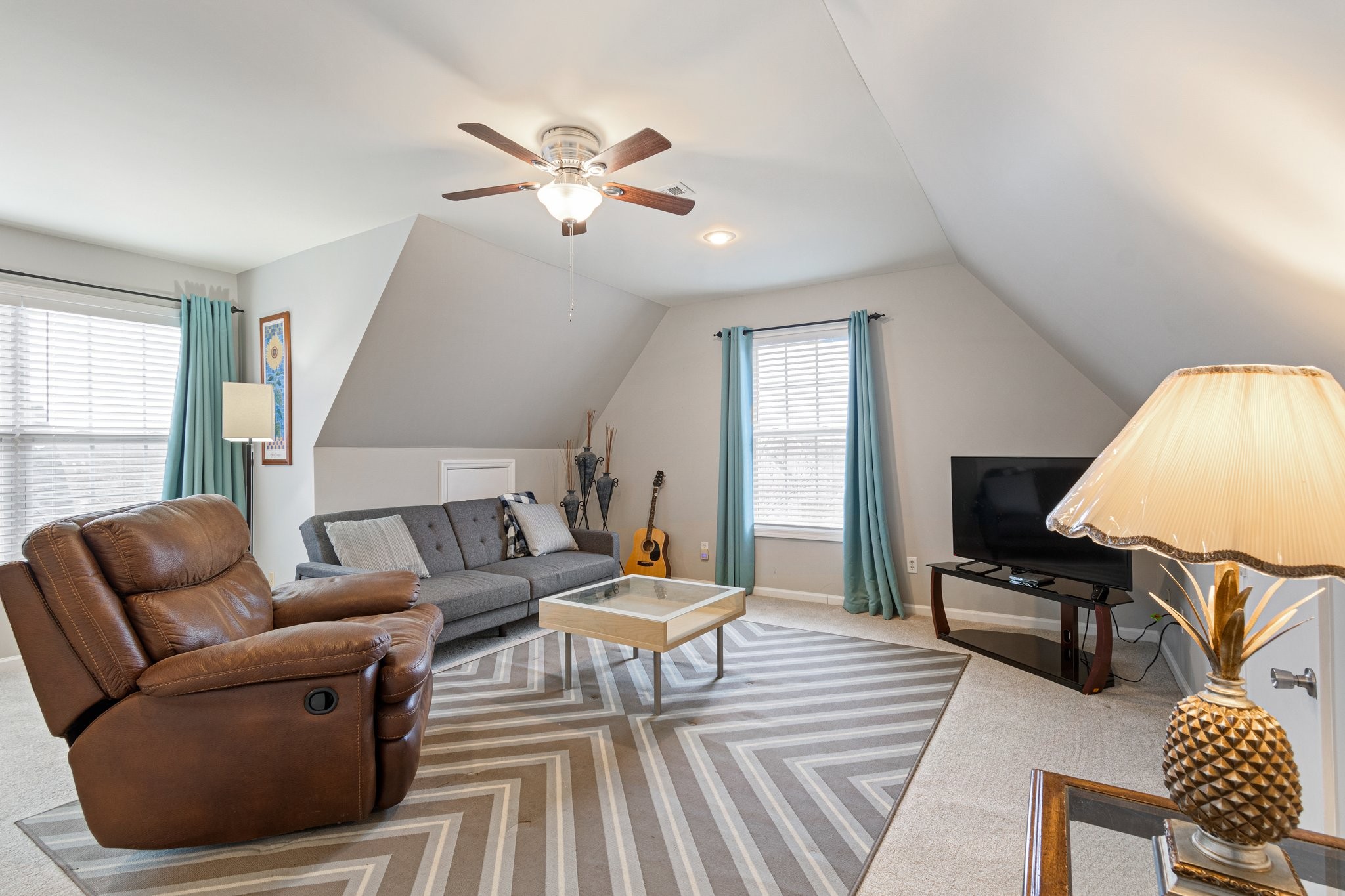 1072 Nealcrest Cir