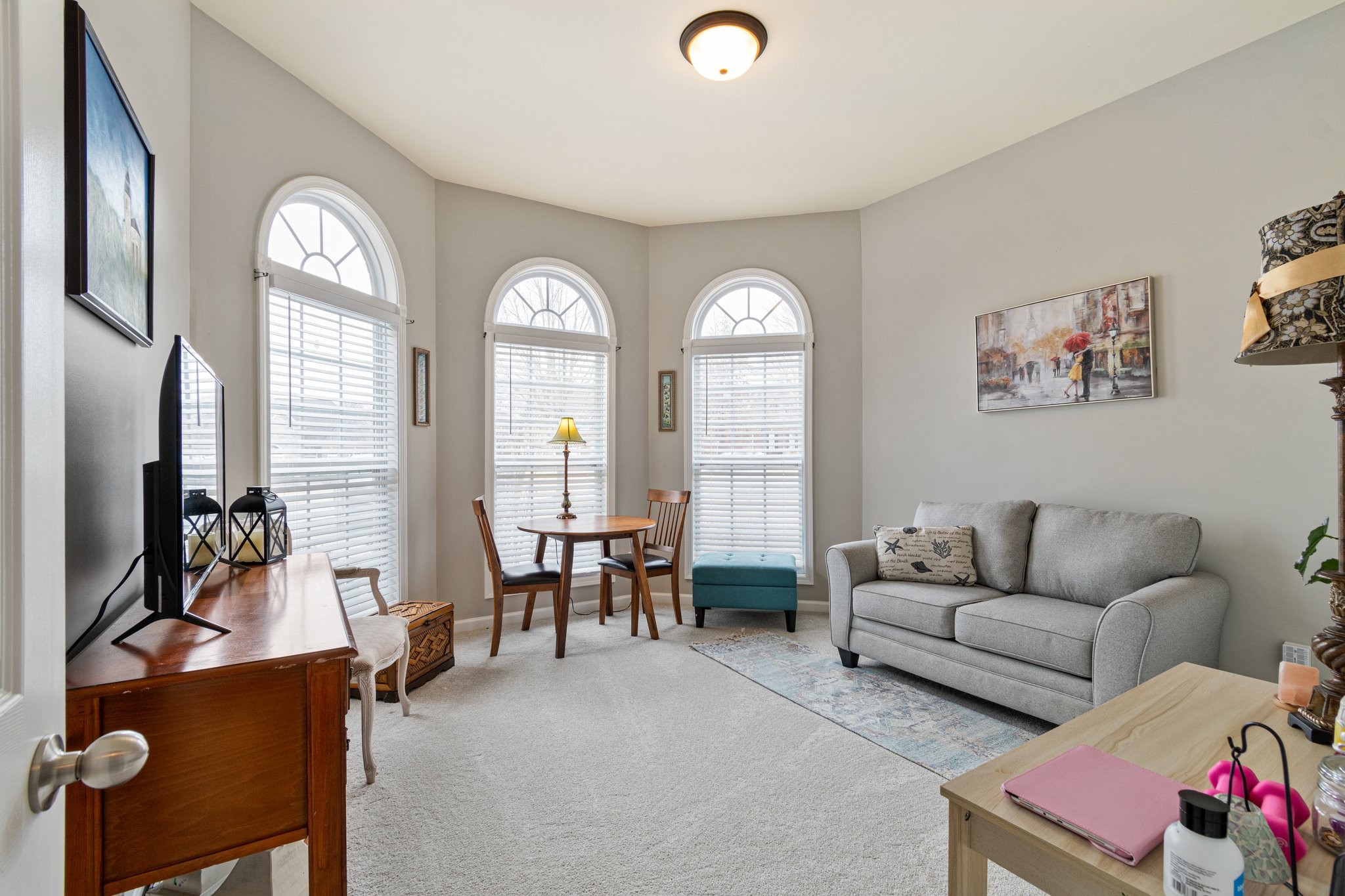 1072 Nealcrest Cir