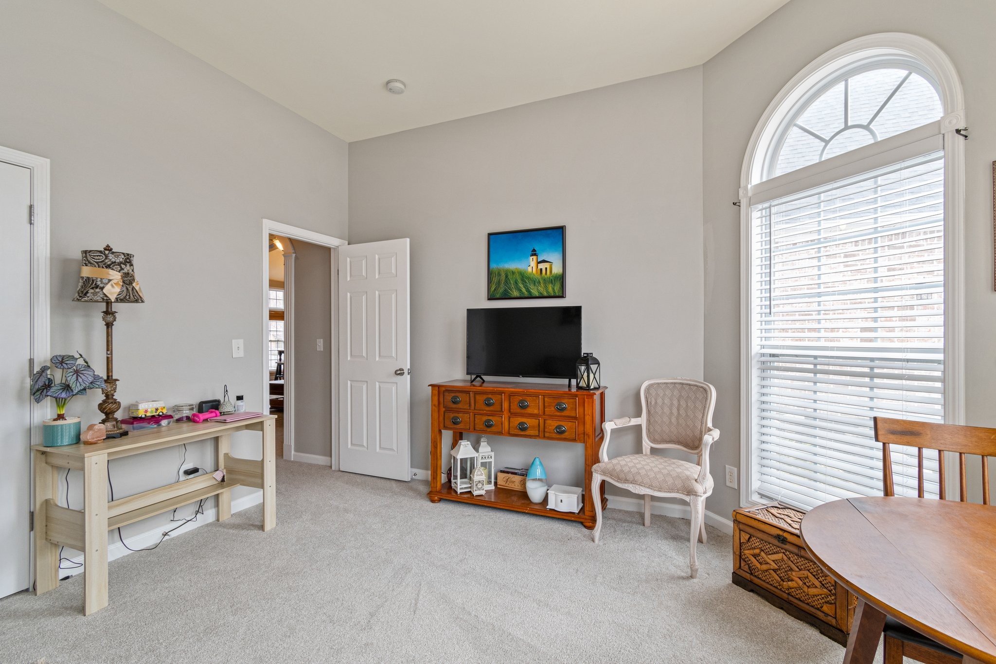 1072 Nealcrest Cir