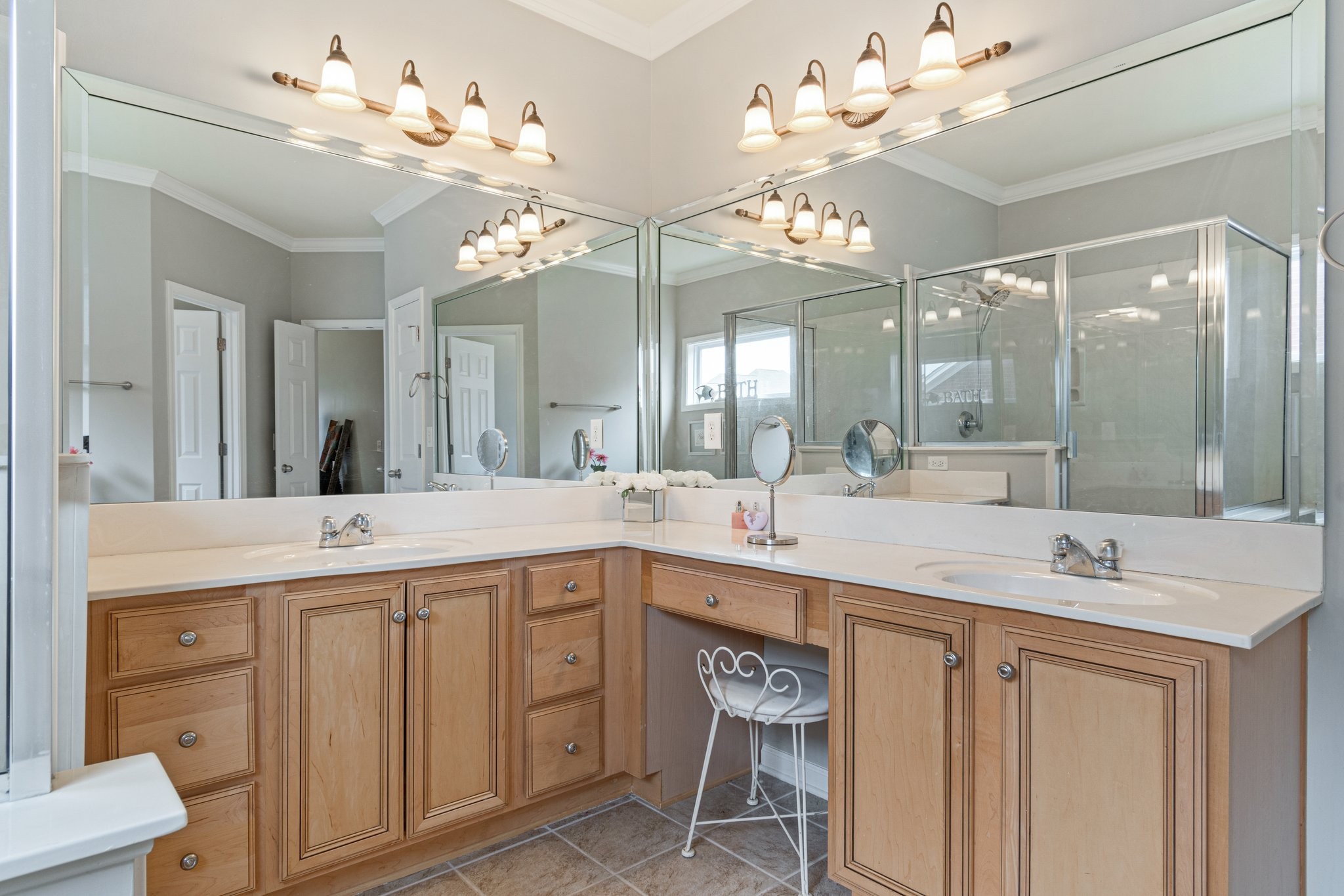 1072 Nealcrest Cir