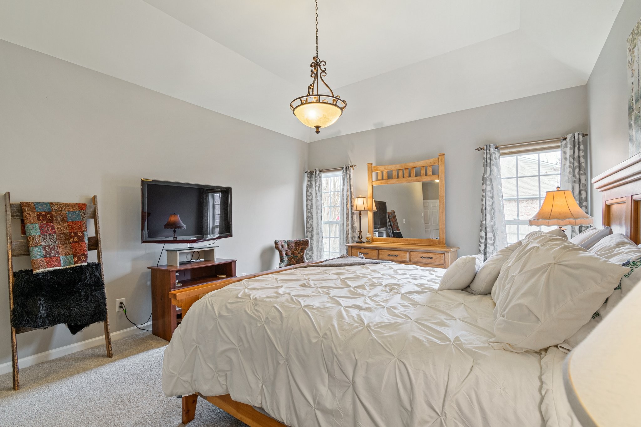 1072 Nealcrest Cir
