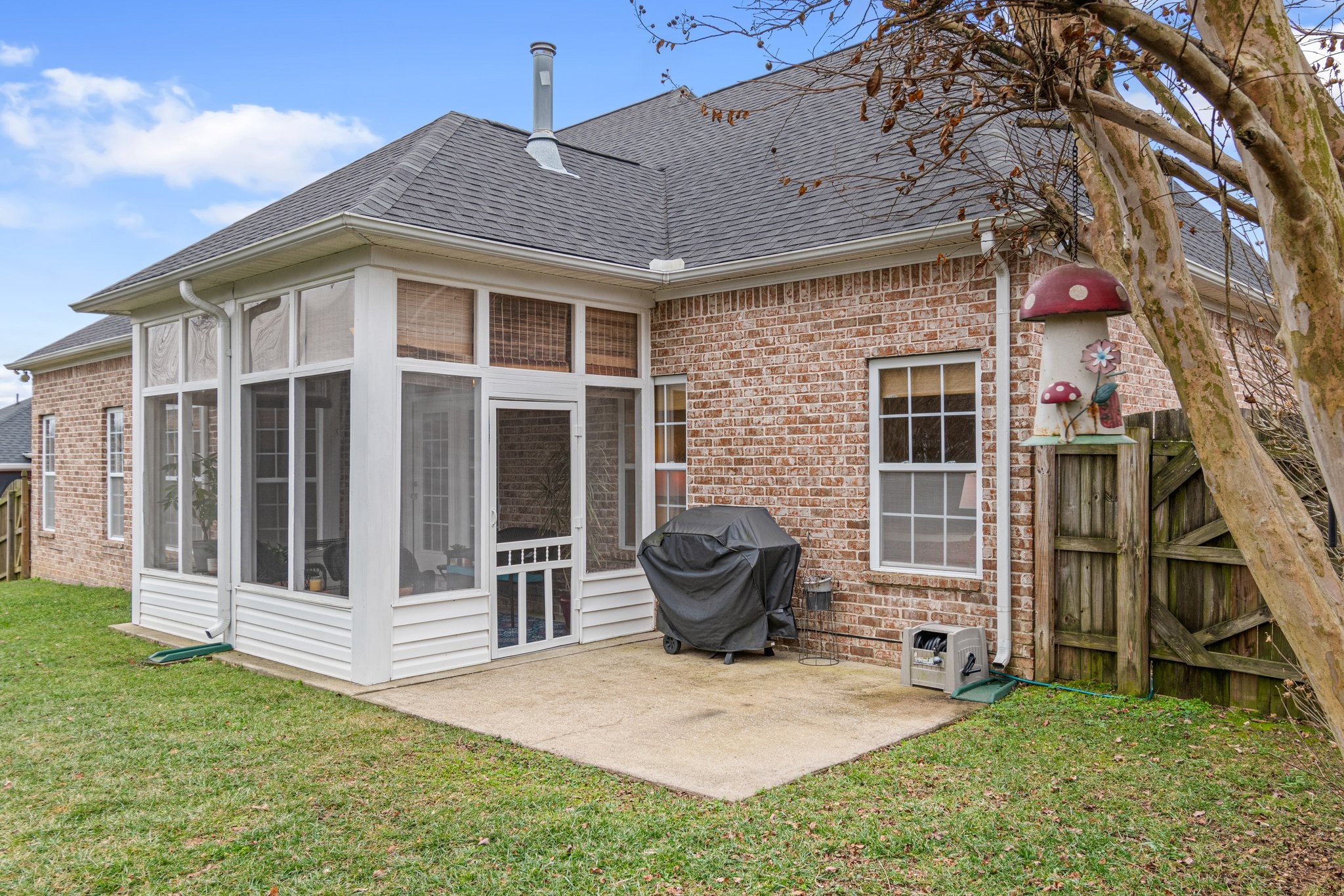 1072 Nealcrest Cir