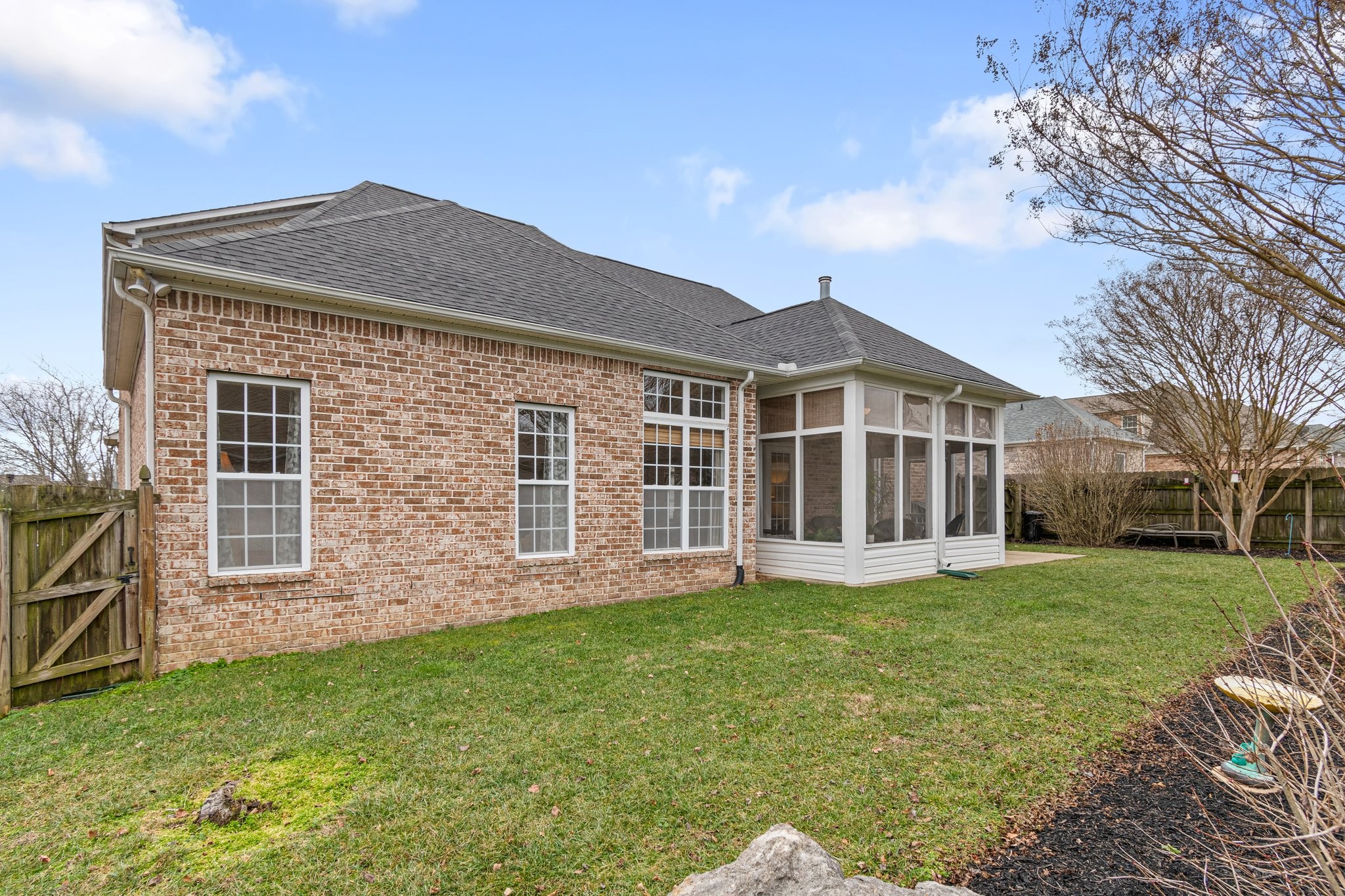 1072 Nealcrest Cir