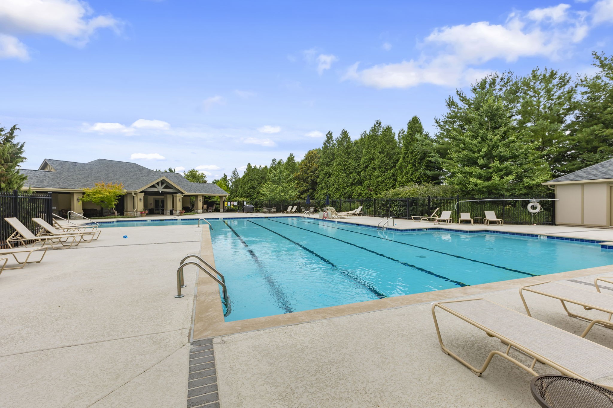 405 Lake Valley Dr