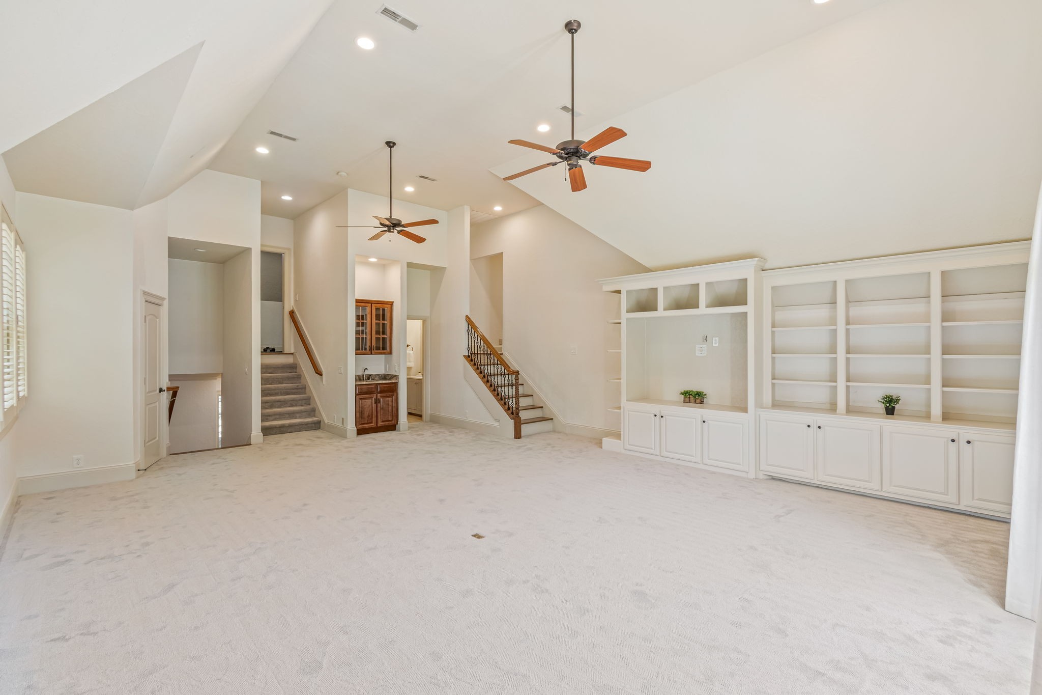 405 Lake Valley Dr