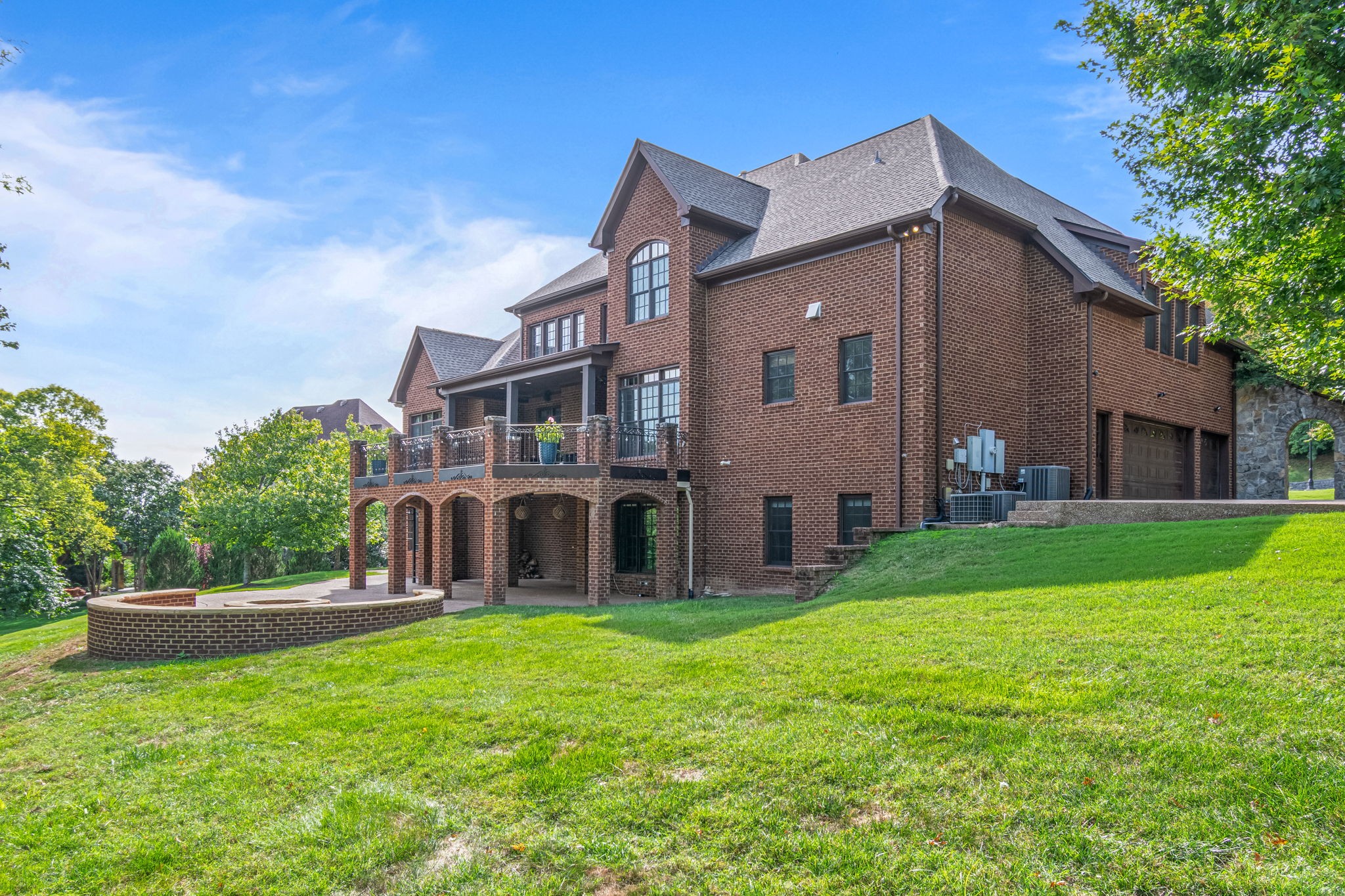 405 Lake Valley Dr