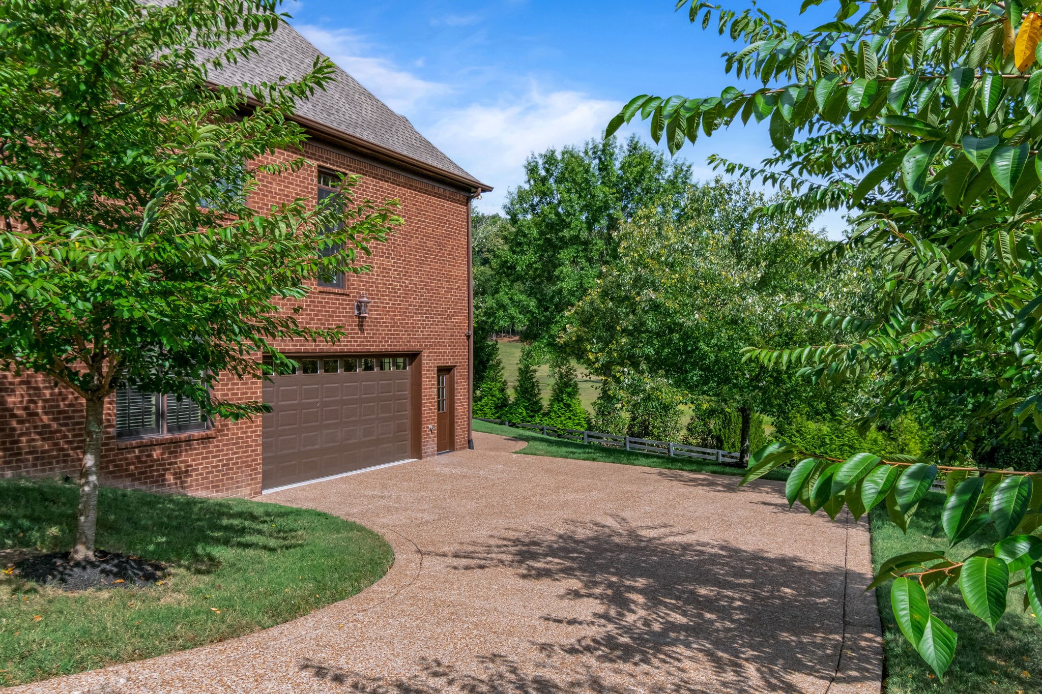 405 Lake Valley Dr